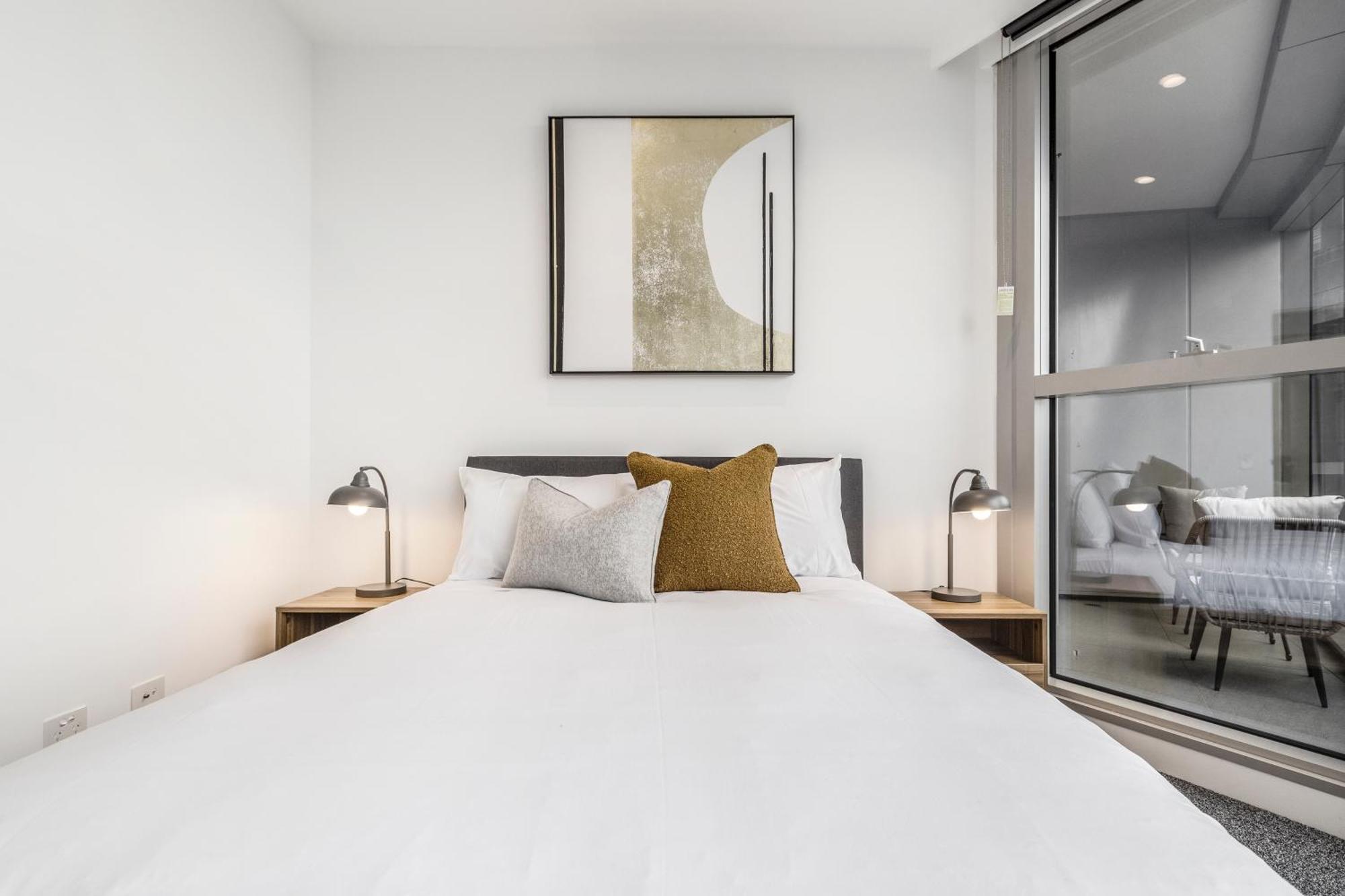 Contemporary Cbd Living From Level 23 At West Side * Melbourne