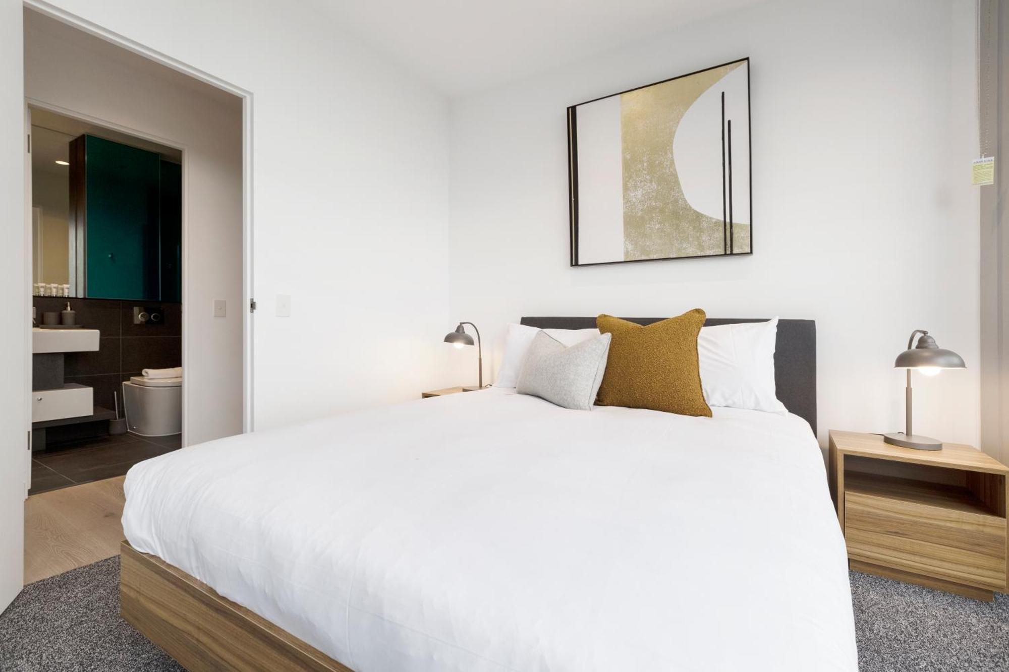 Contemporary Cbd Living From Level 23 At West Side