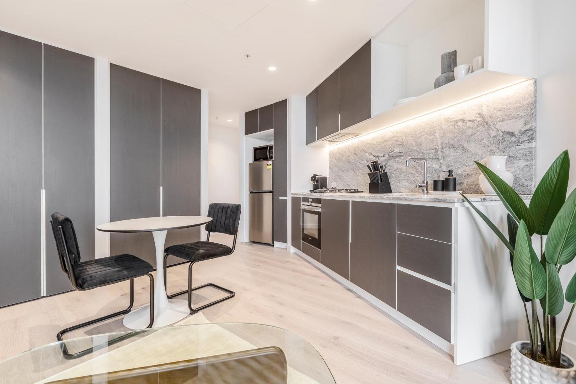 Apartment Contemporary Cbd Living From Level 23 At West Side