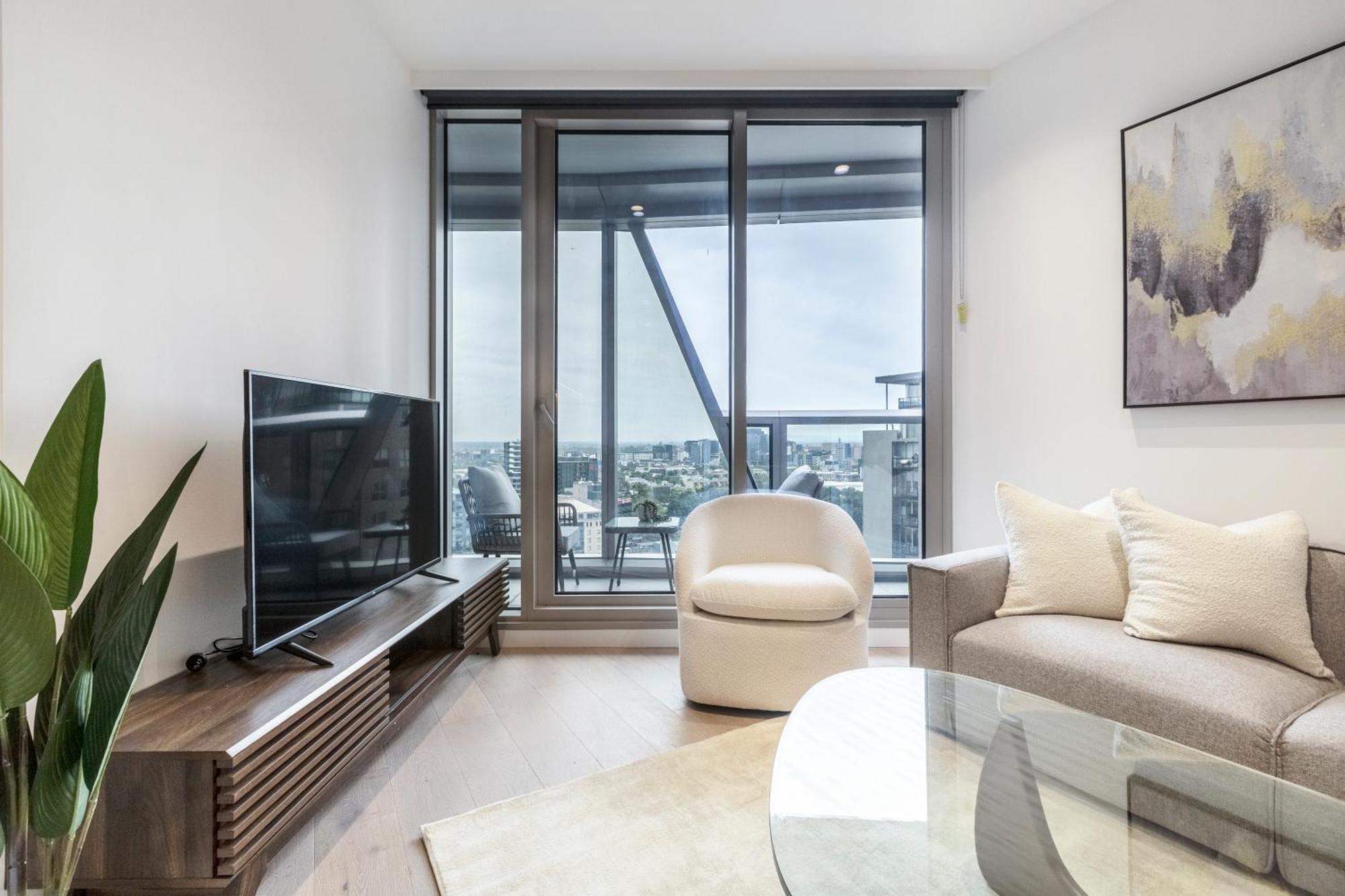 Contemporary Cbd Living From Level 23 At West Side Apartment Melbourne