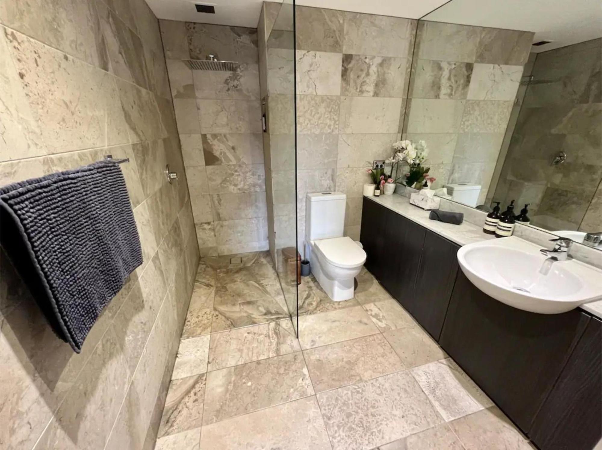 Modern 2bed Penthouse In St Kilda With Parking & Apartment Melbourne