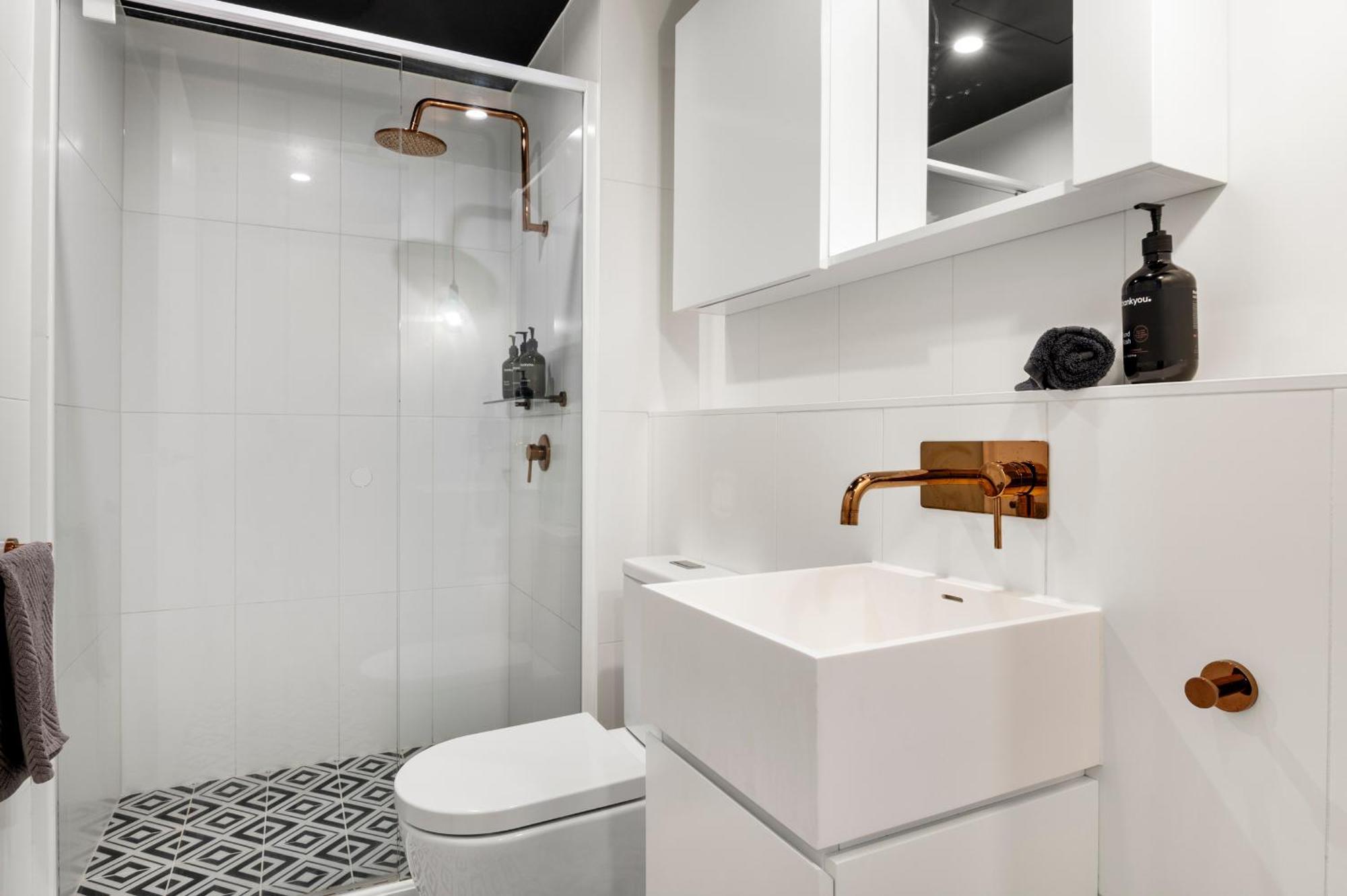 Modern, Elegant Oasis Apartment Melbourne