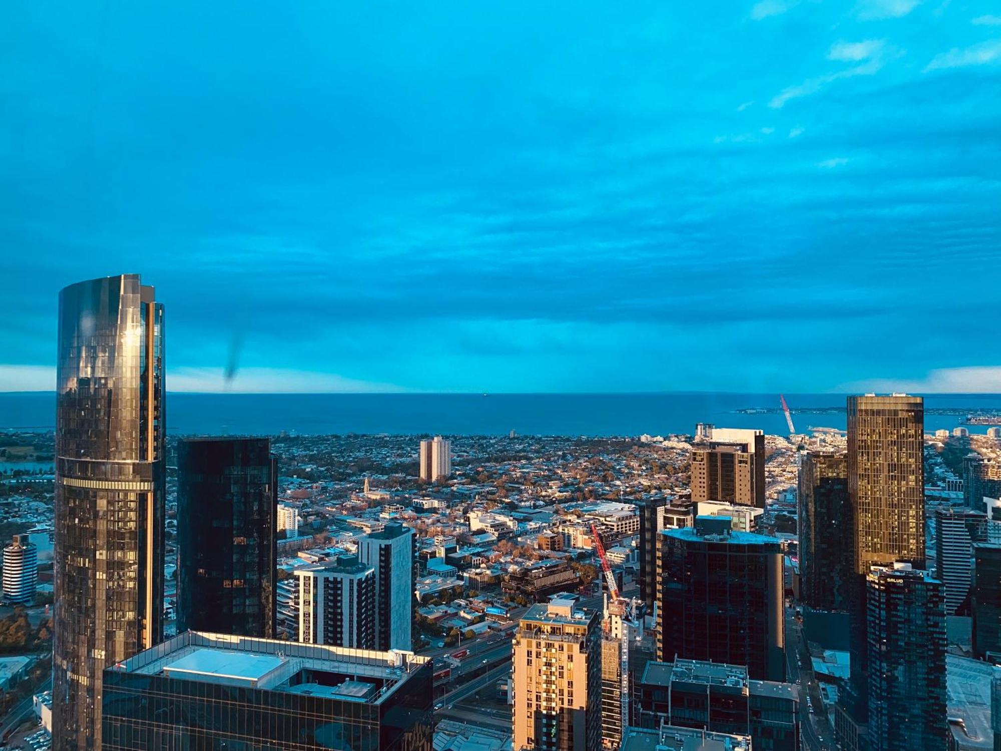 Apartment Sky - Ocean View 2 Bedroom With Sunrise And Sunset Views *