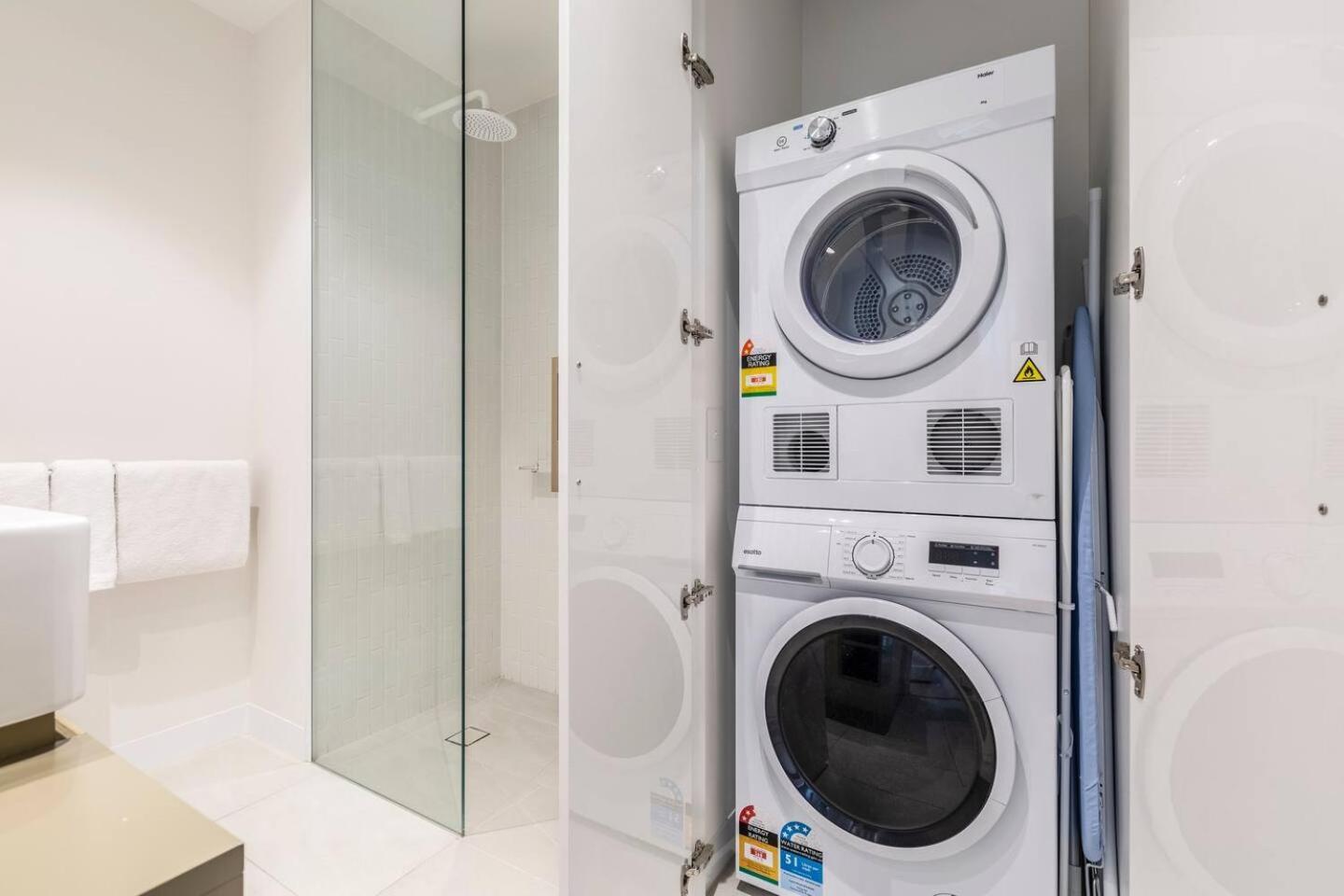 Effortless Minimalismcentral Southbank Apt Park Apartment Melbourne