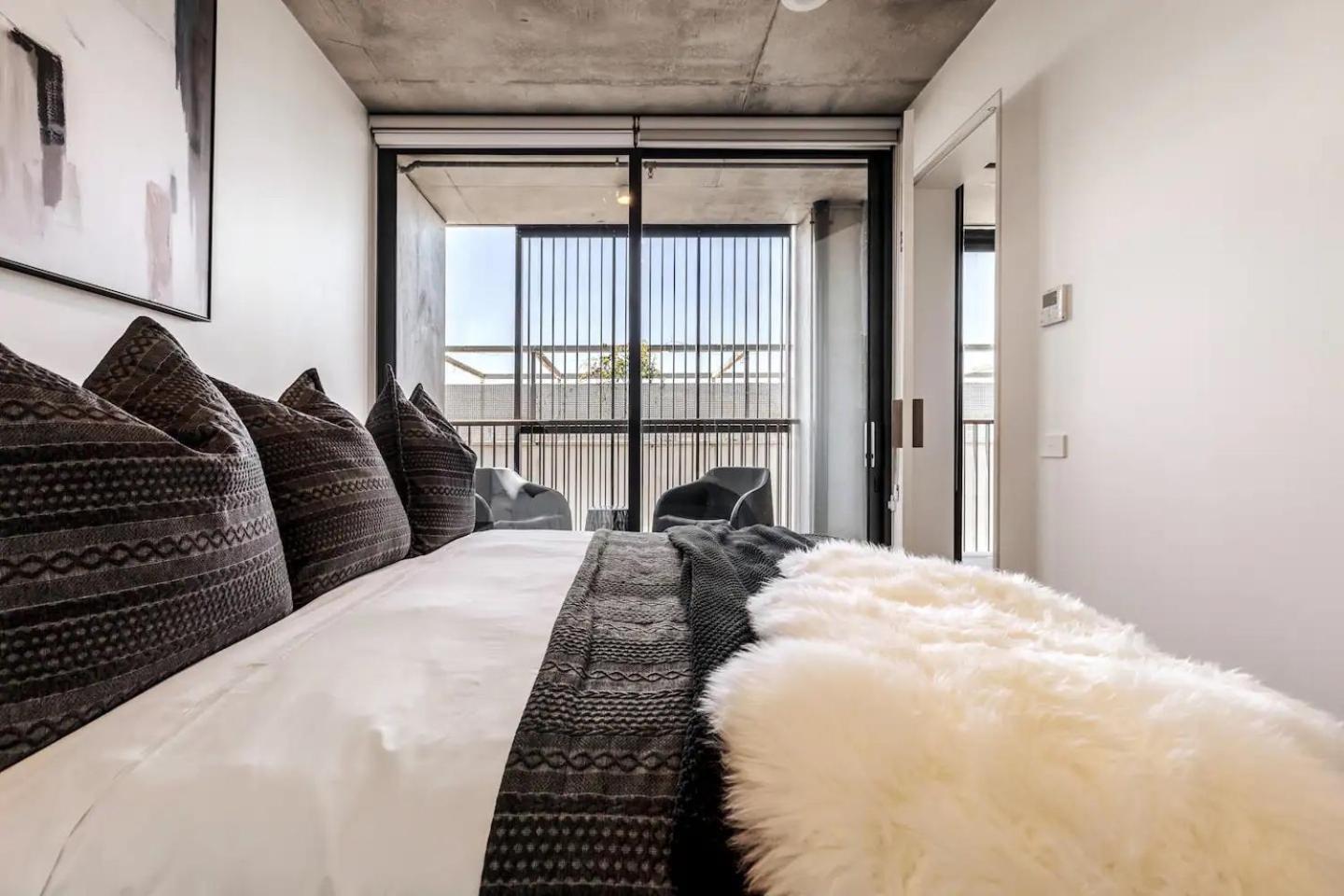 Apartment Casa ~ Designer 3br Apt~2car~perfect Getaway