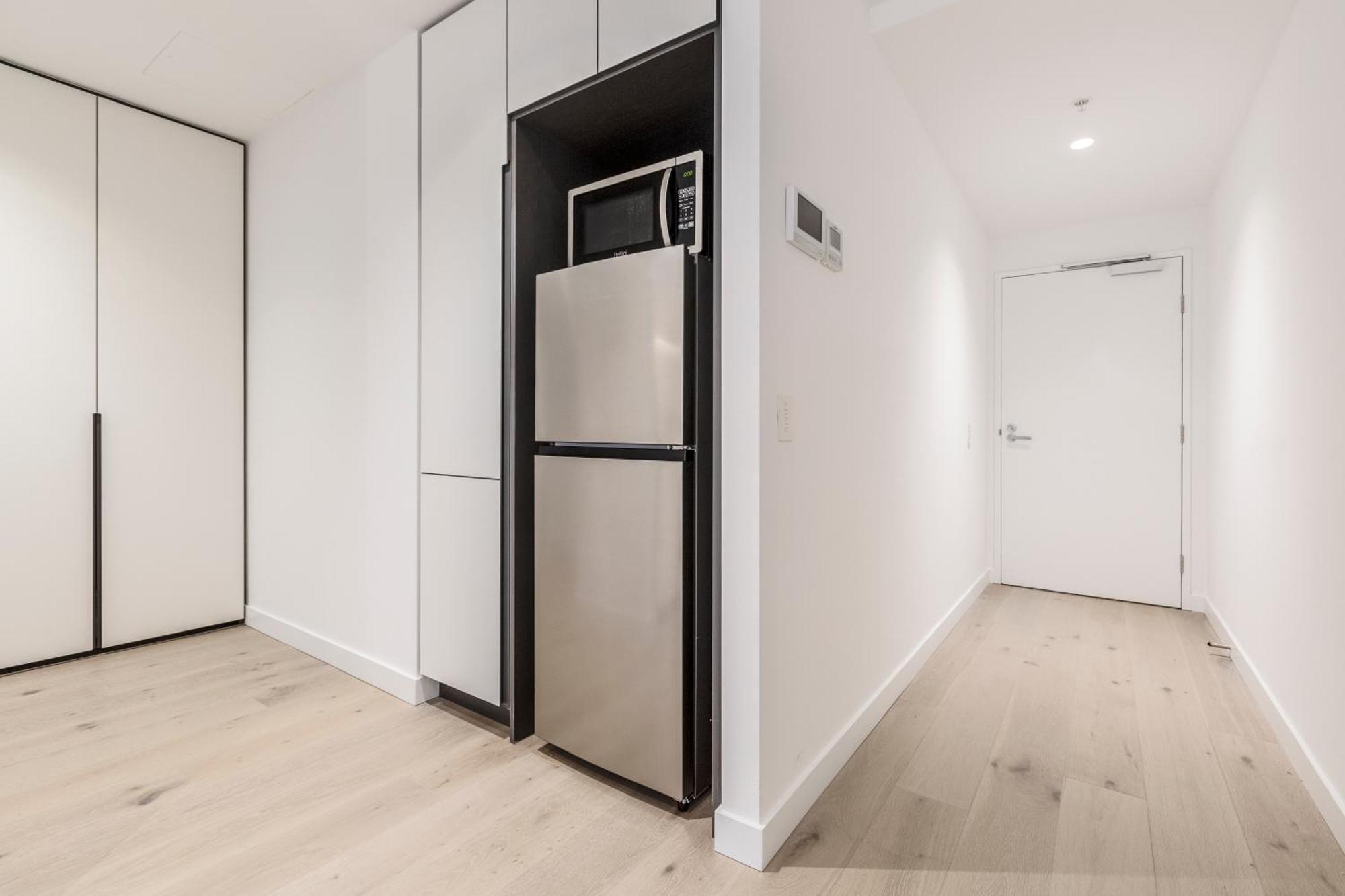 Apartment West Side Marvel Stadium Views Shopping Cbd *