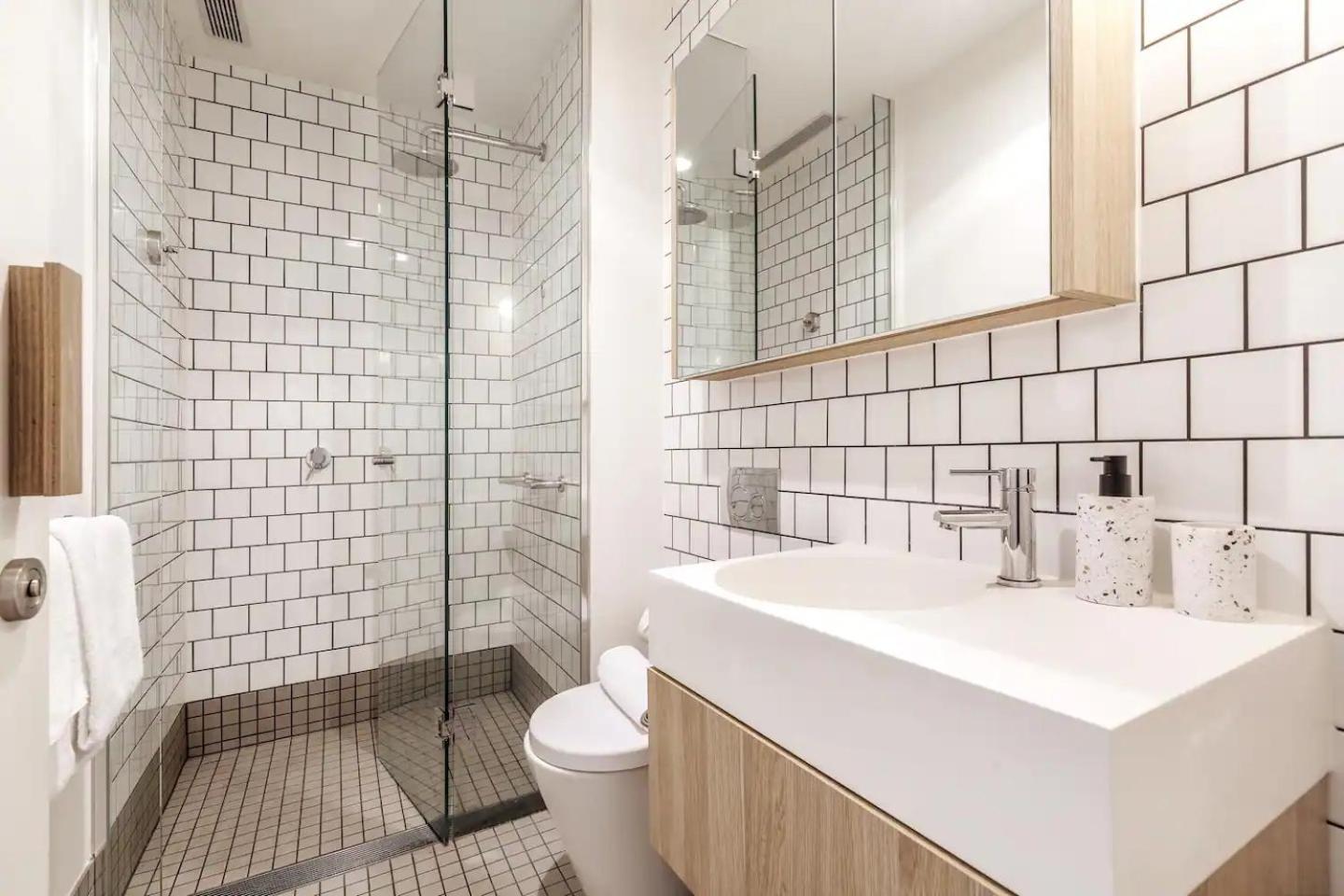 Casa ~ Designer 3br Apt~2car~perfect Getaway Melbourne