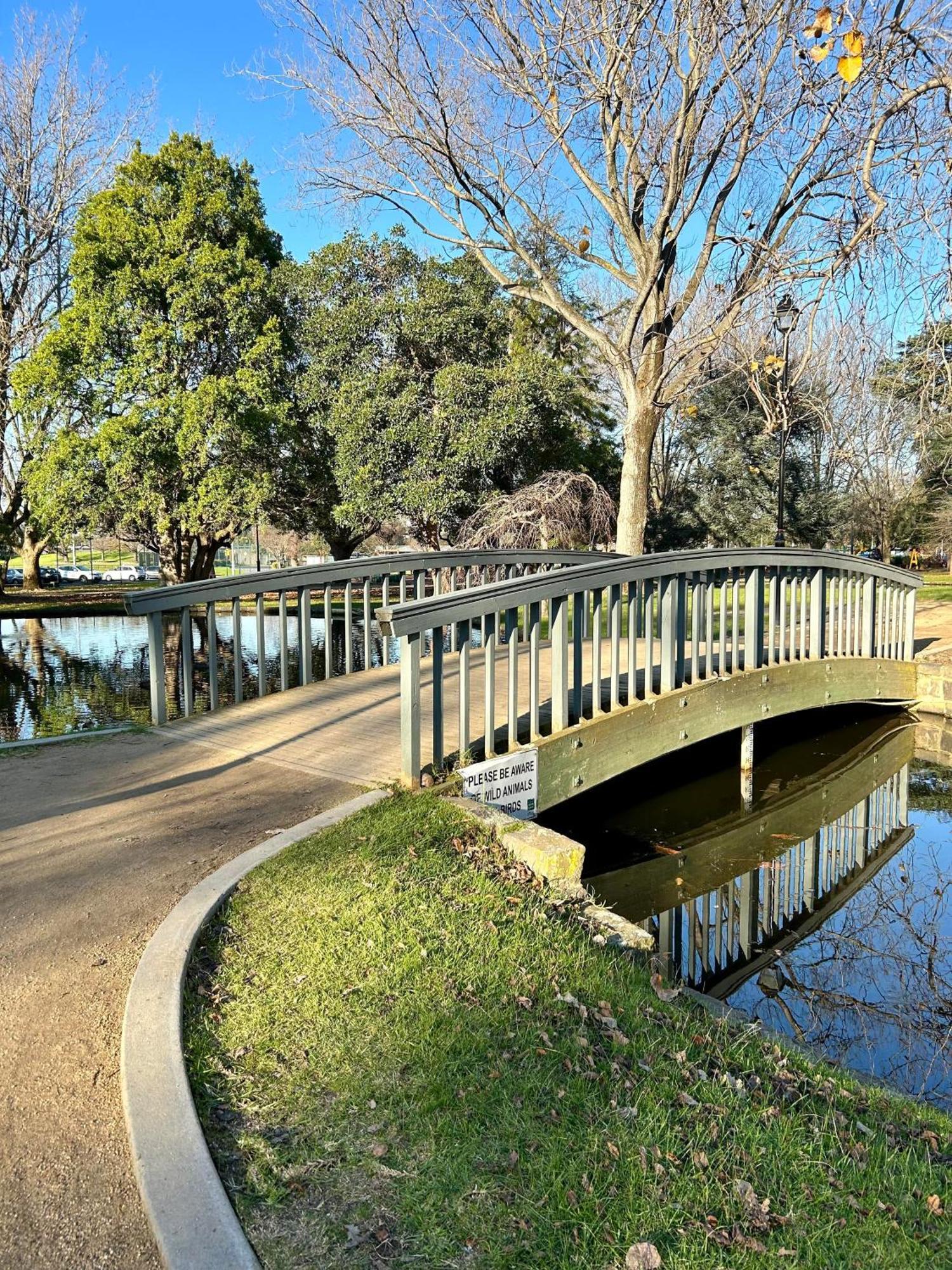 Park Life! Elegant & Sun-filled 2 Bed 2 Bath In Caulfield North * Melbourne