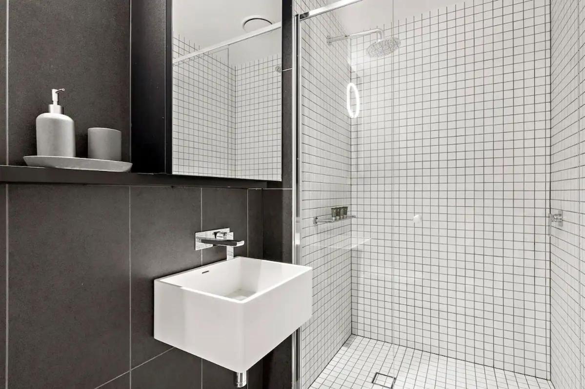 Luxury & Cosy In Cbd With Wi-fi & Parking * Melbourne