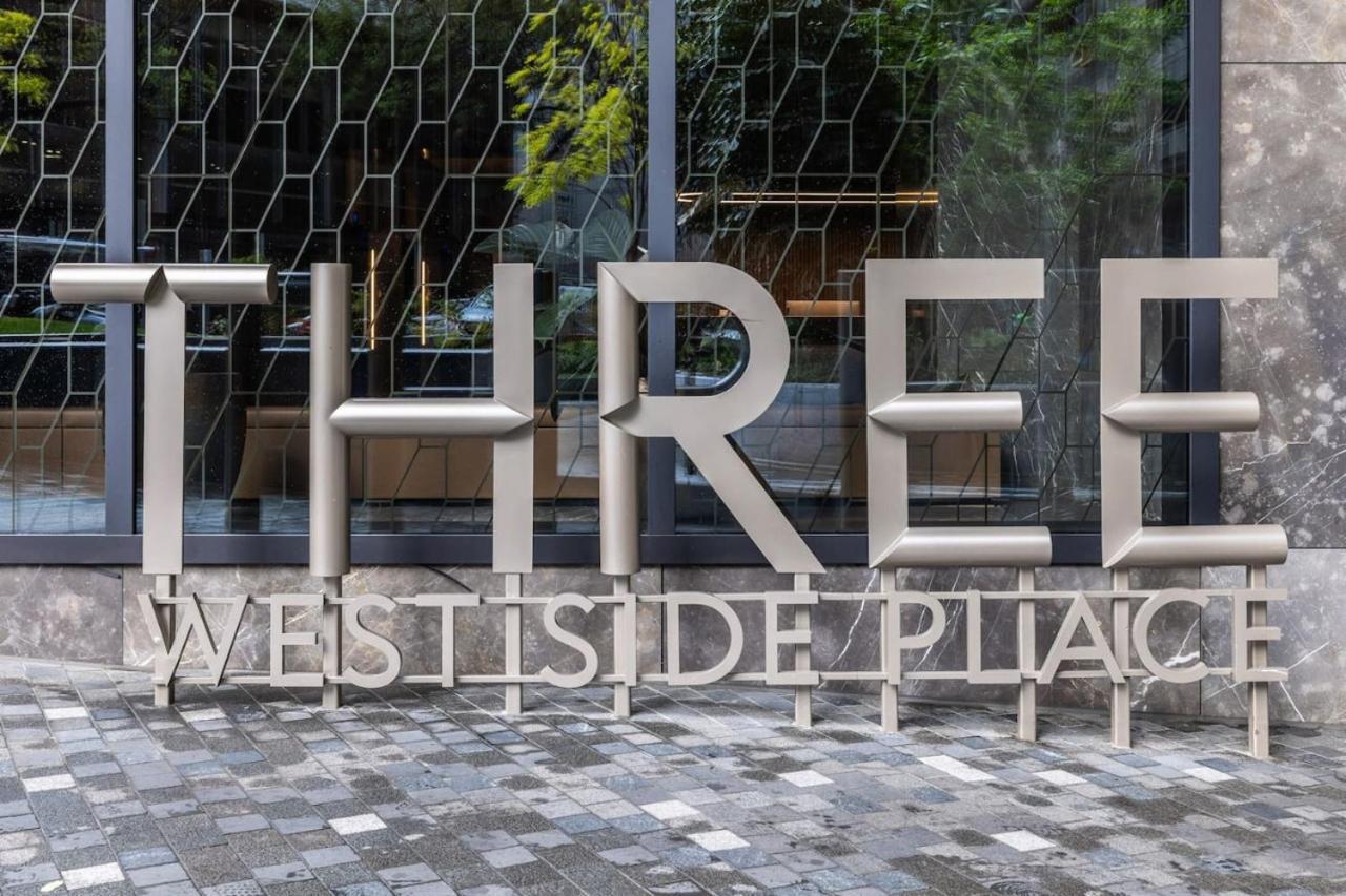 Opulent At Westside Place Apartment