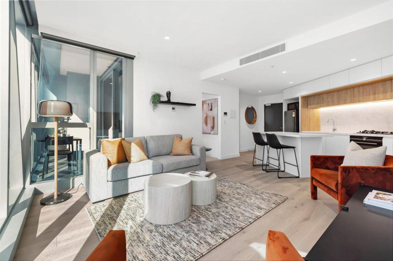 Apartment Opulent At Westside Place