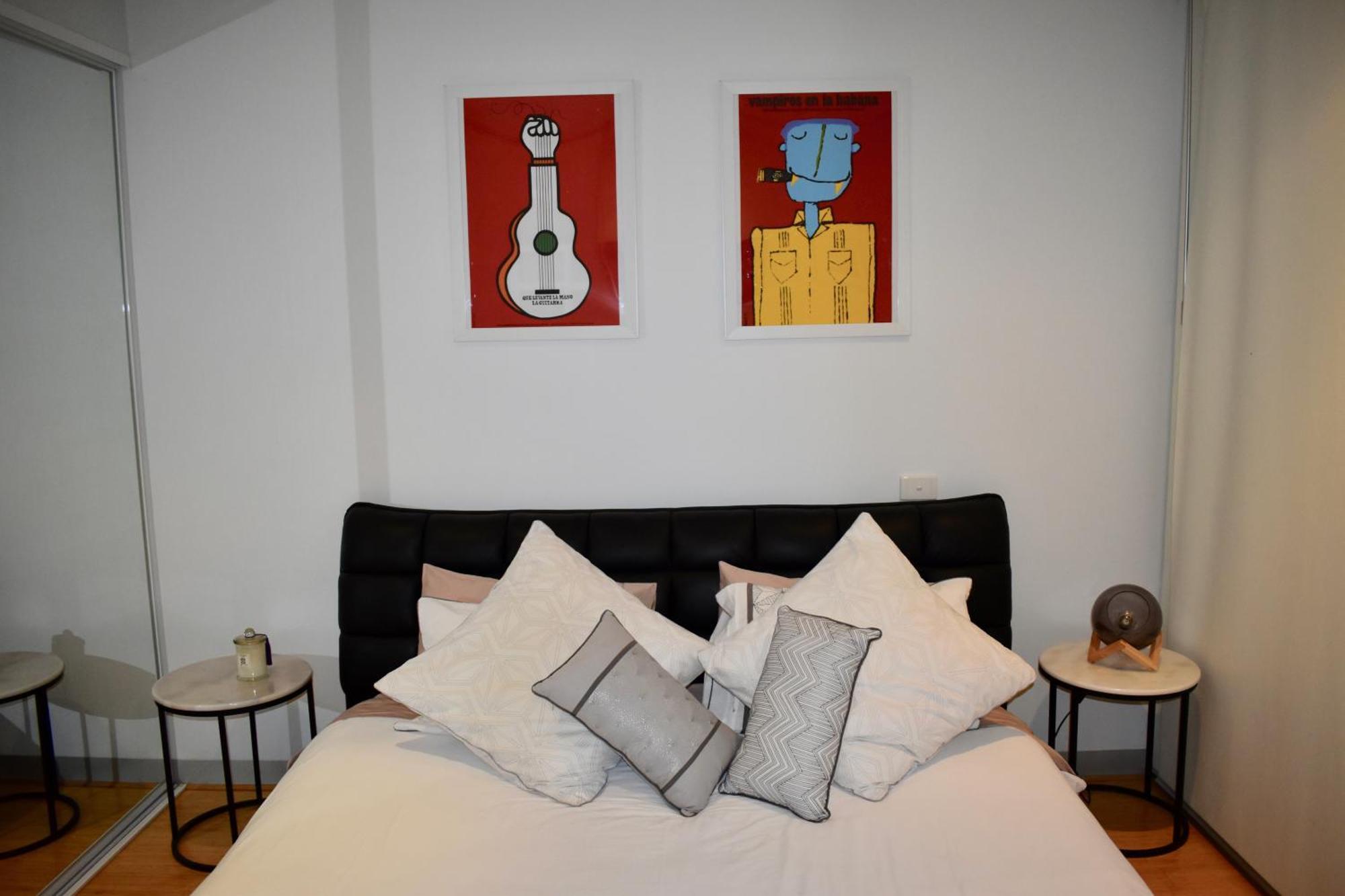 Spacious 1 Bedroom In The Heart Of Melbourne's Cbd Apartment Melbourne