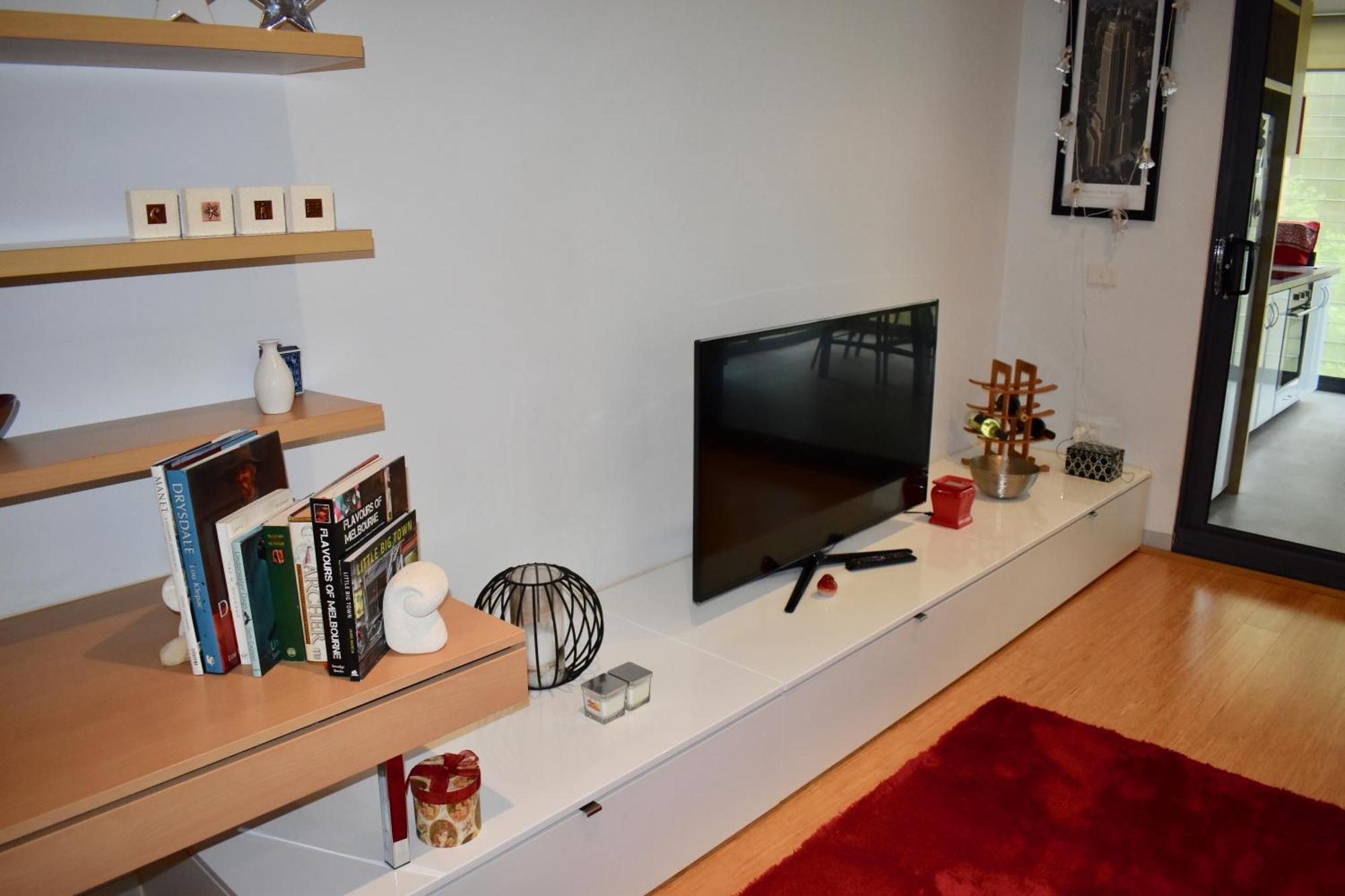 Spacious 1 Bedroom In The Heart Of Melbourne's Cbd * Melbourne