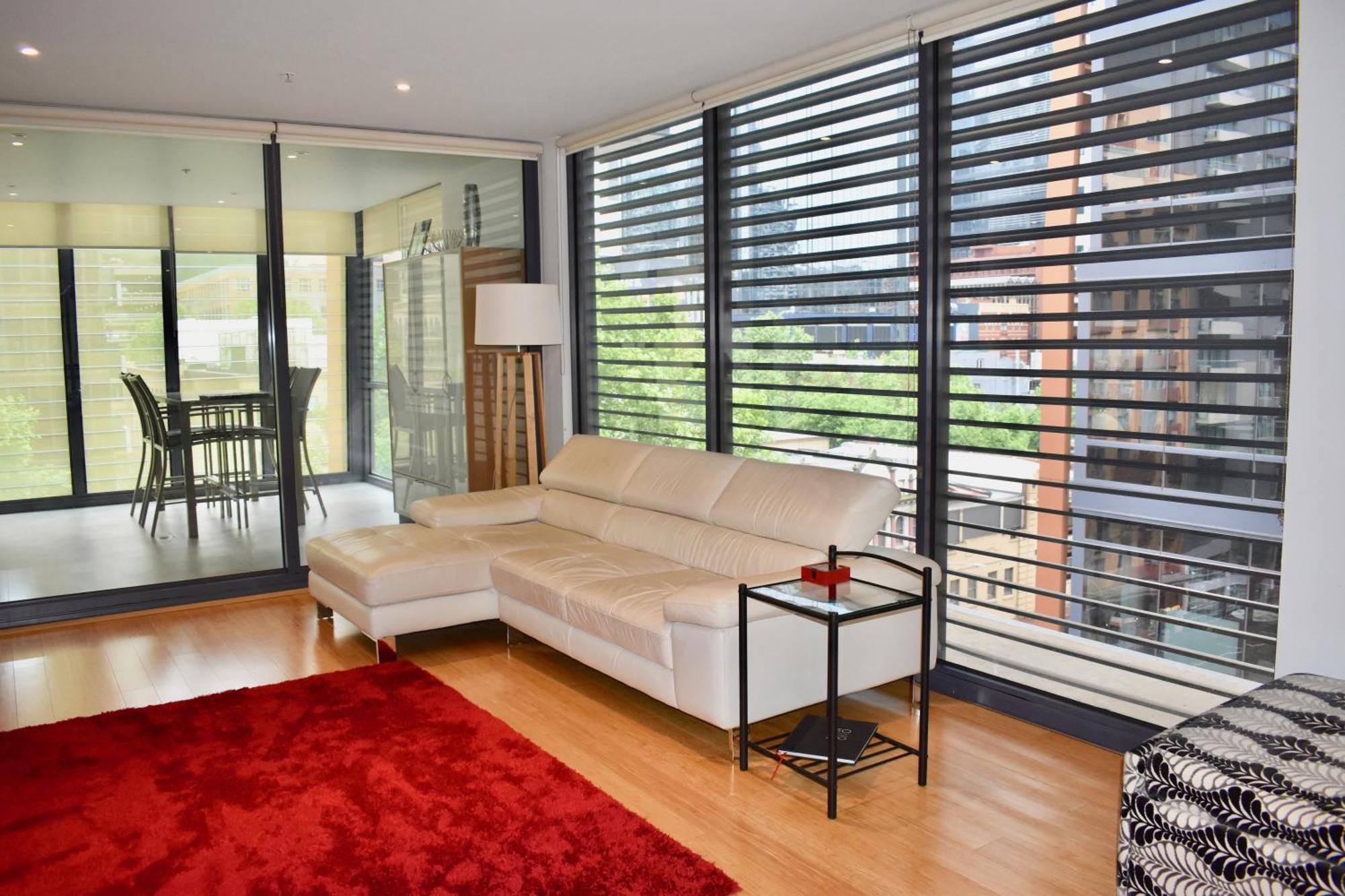 Spacious 1 Bedroom In The Heart Of Melbourne's Cbd Apartment Melbourne