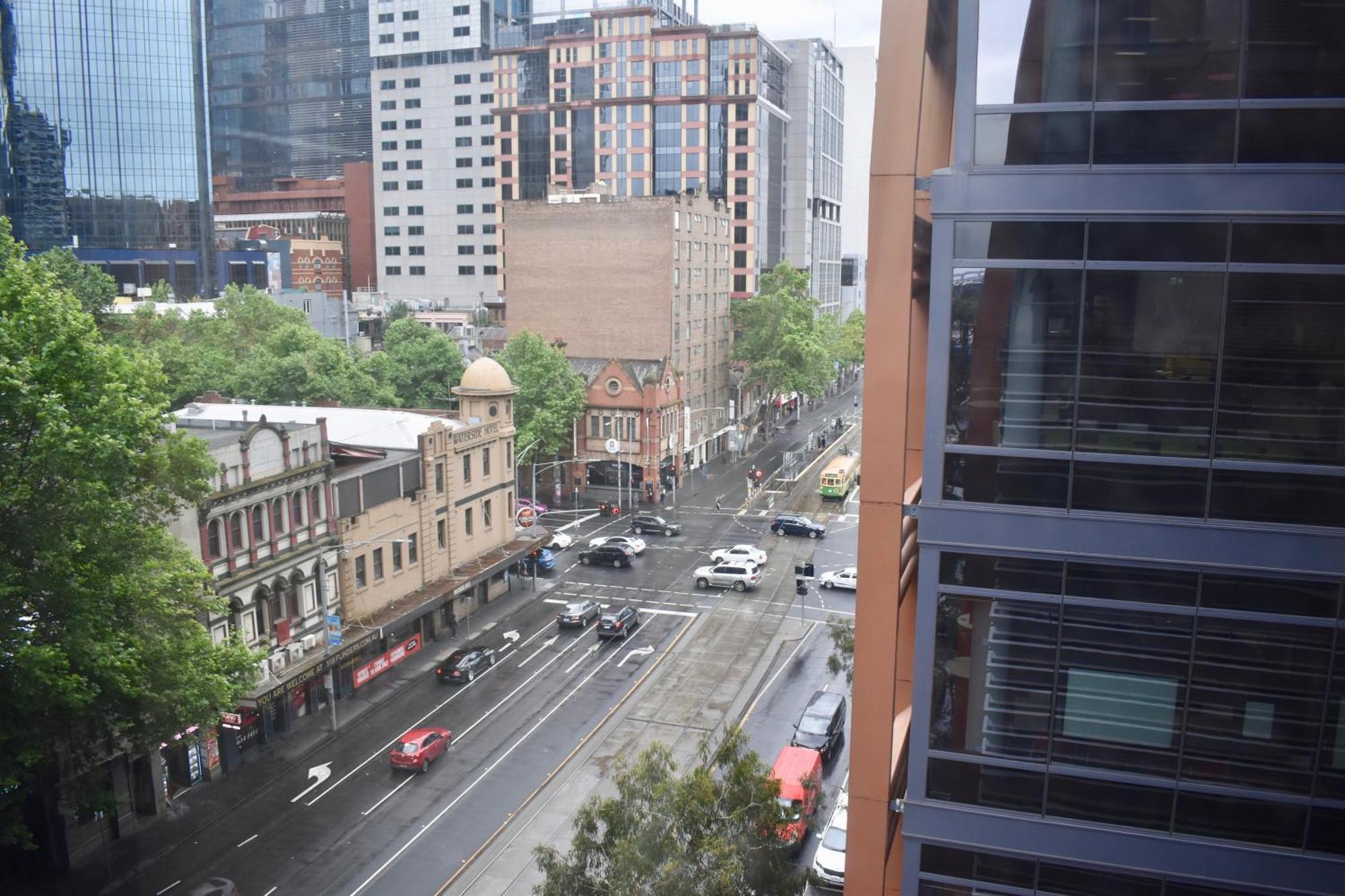 Apartment Spacious 1 Bedroom In The Heart Of Melbourne's Cbd Melbourne