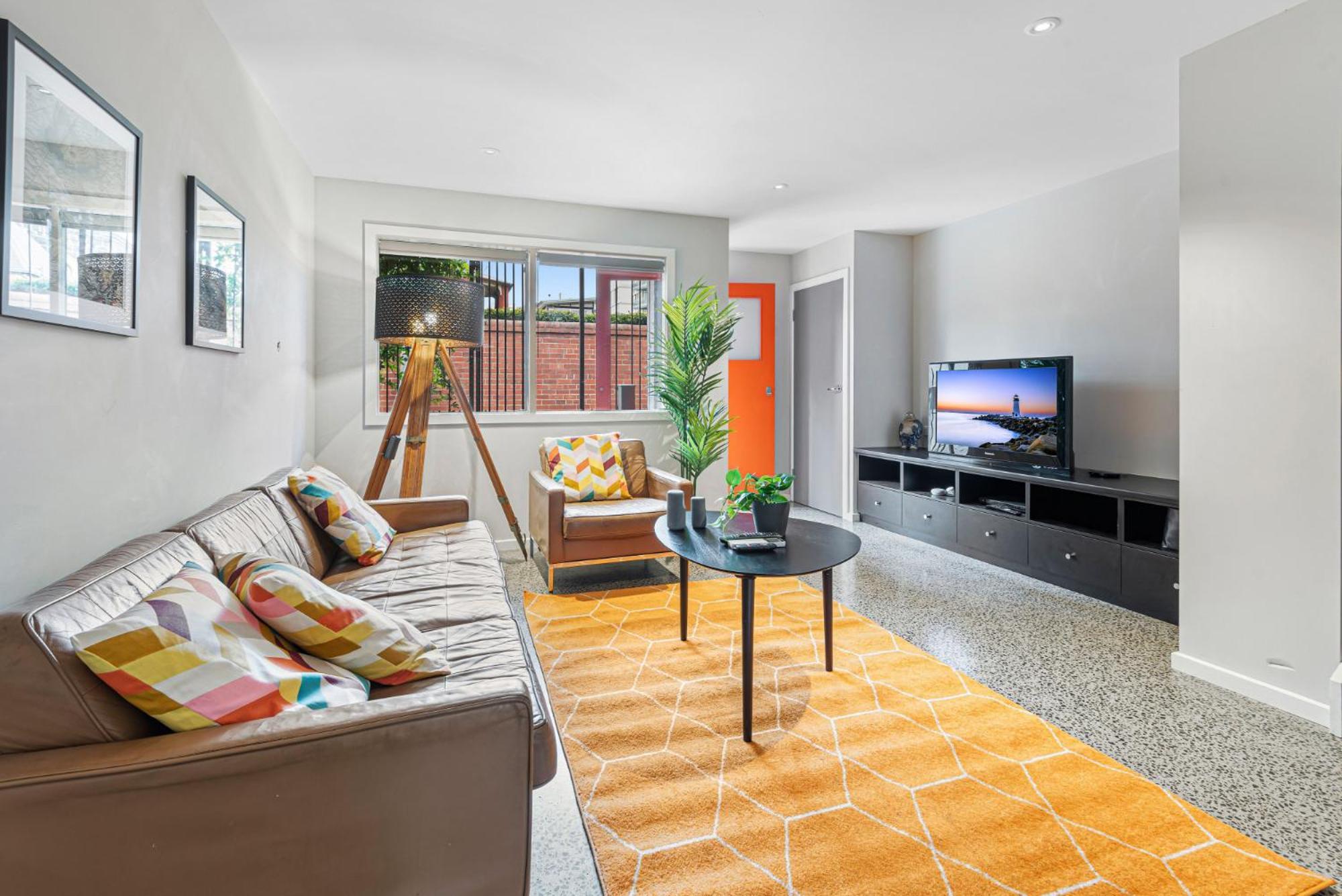 Convenient Bayside Living At The Edge Of The Holiday home *