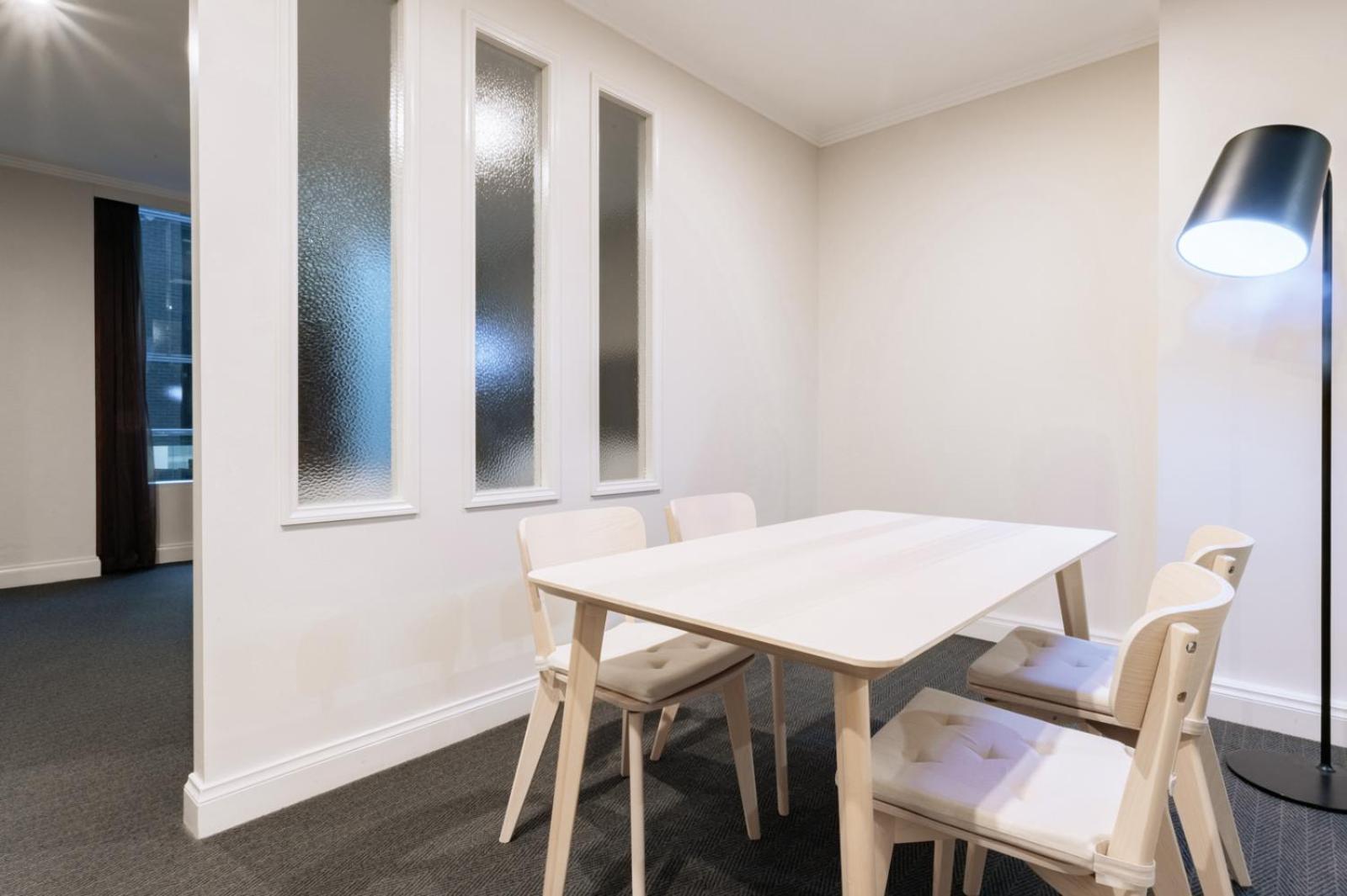 Chic 1-bedroom In Cbd
