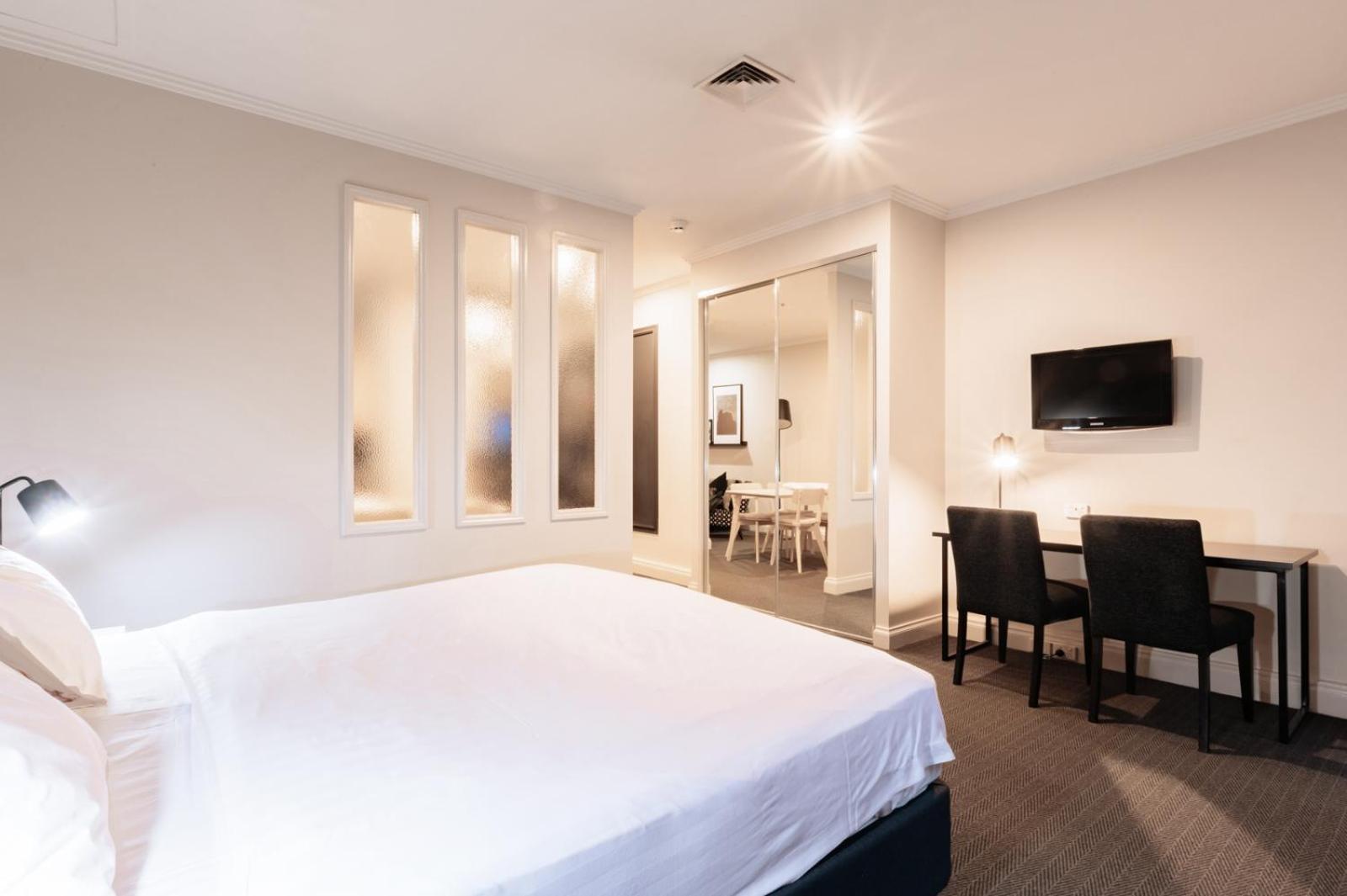 Chic 1-bedroom In Cbd