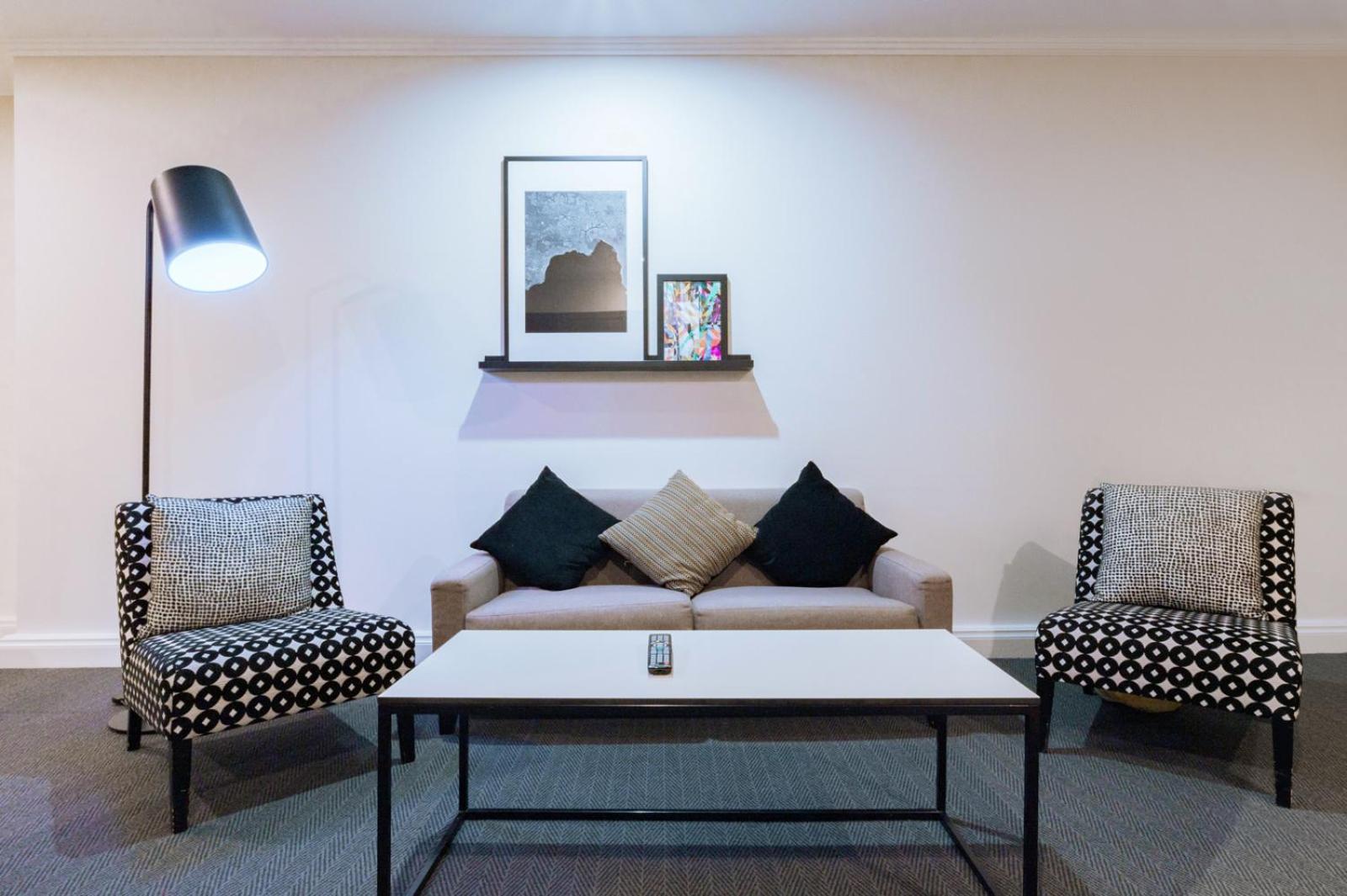 Chic 1-bedroom In Cbd Apartment
