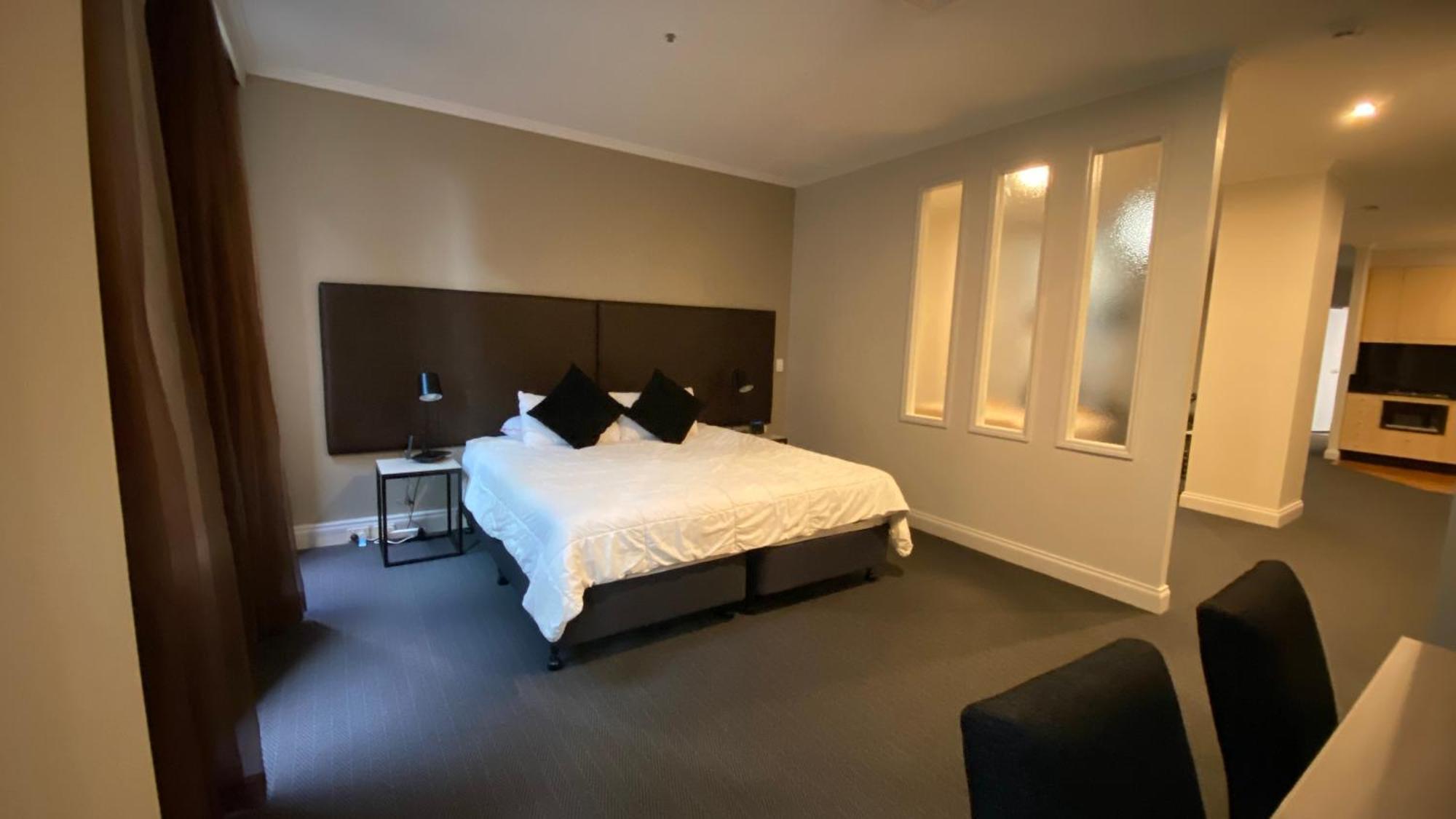 Chic 1-bedroom In Cbd Apartment
