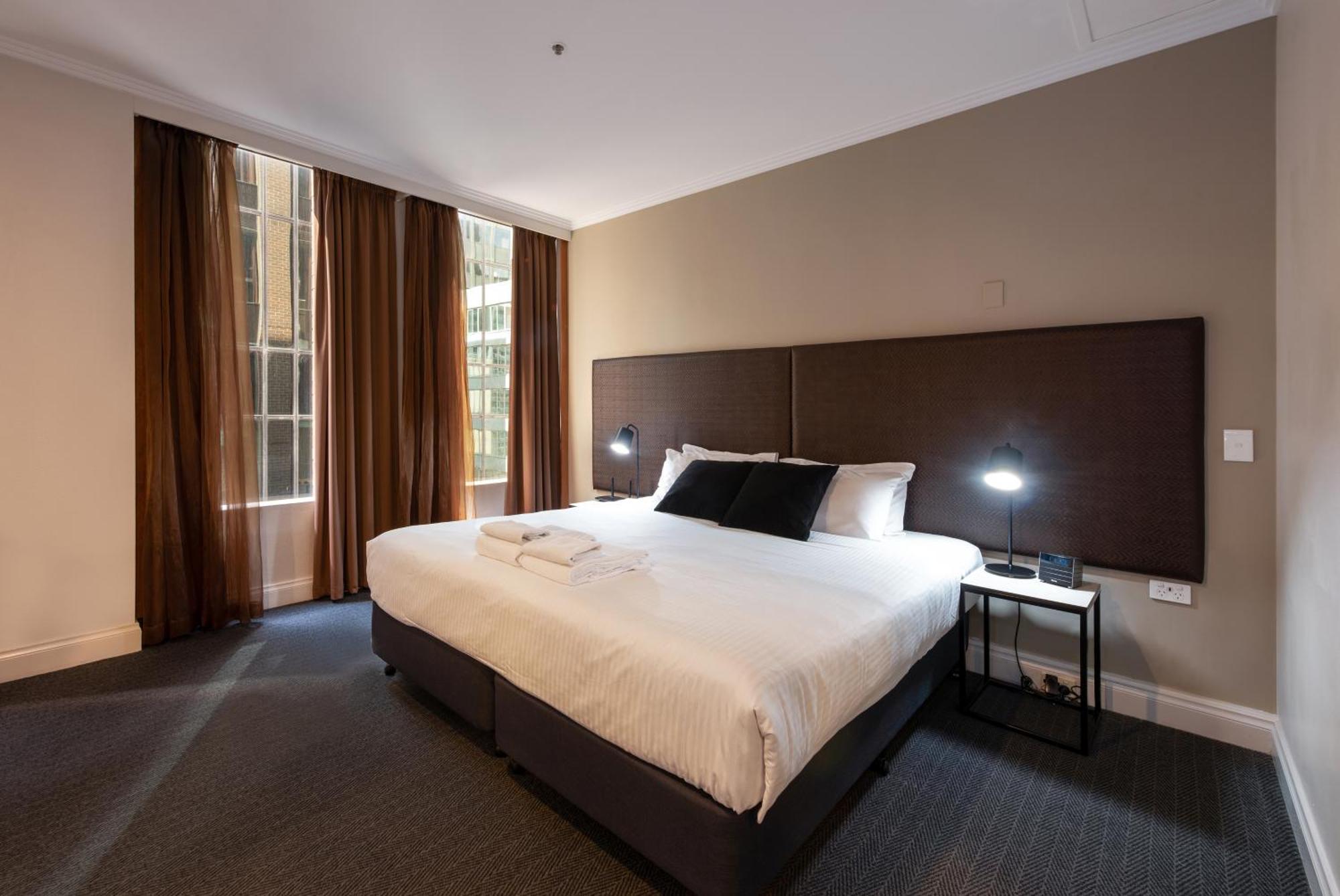 Chic 1-bedroom In Cbd