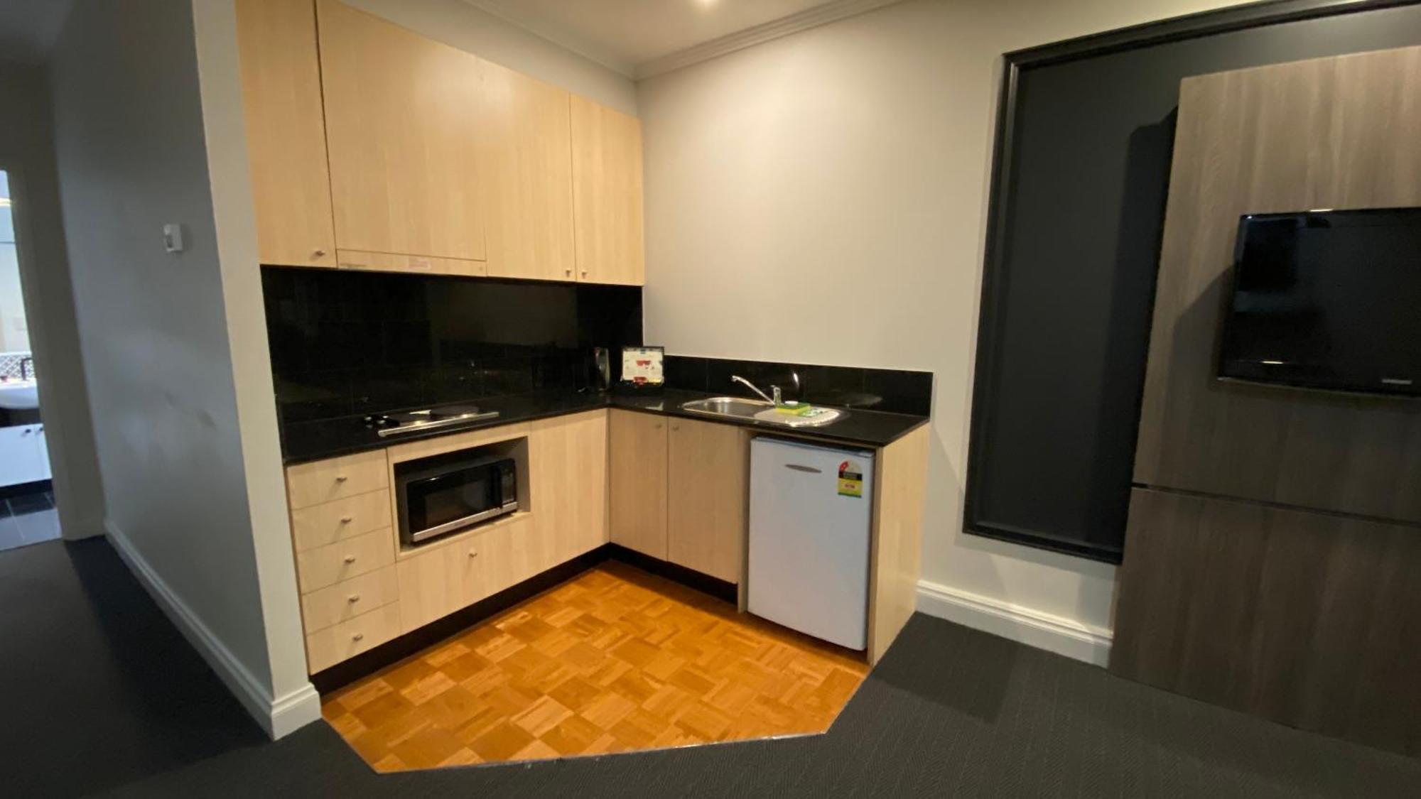 Chic 1-bedroom In Cbd Apartment