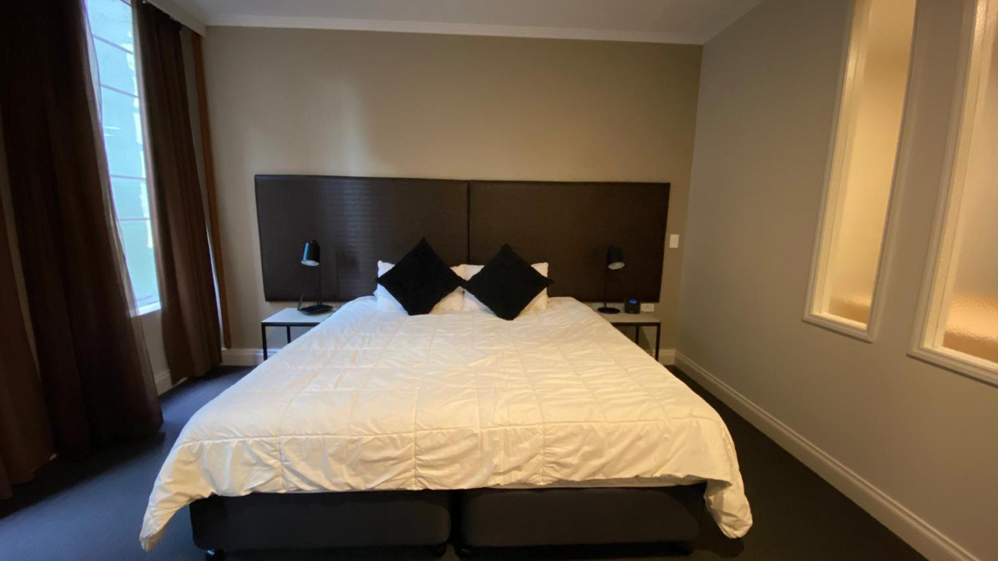 Chic 1-bedroom In Cbd Apartment