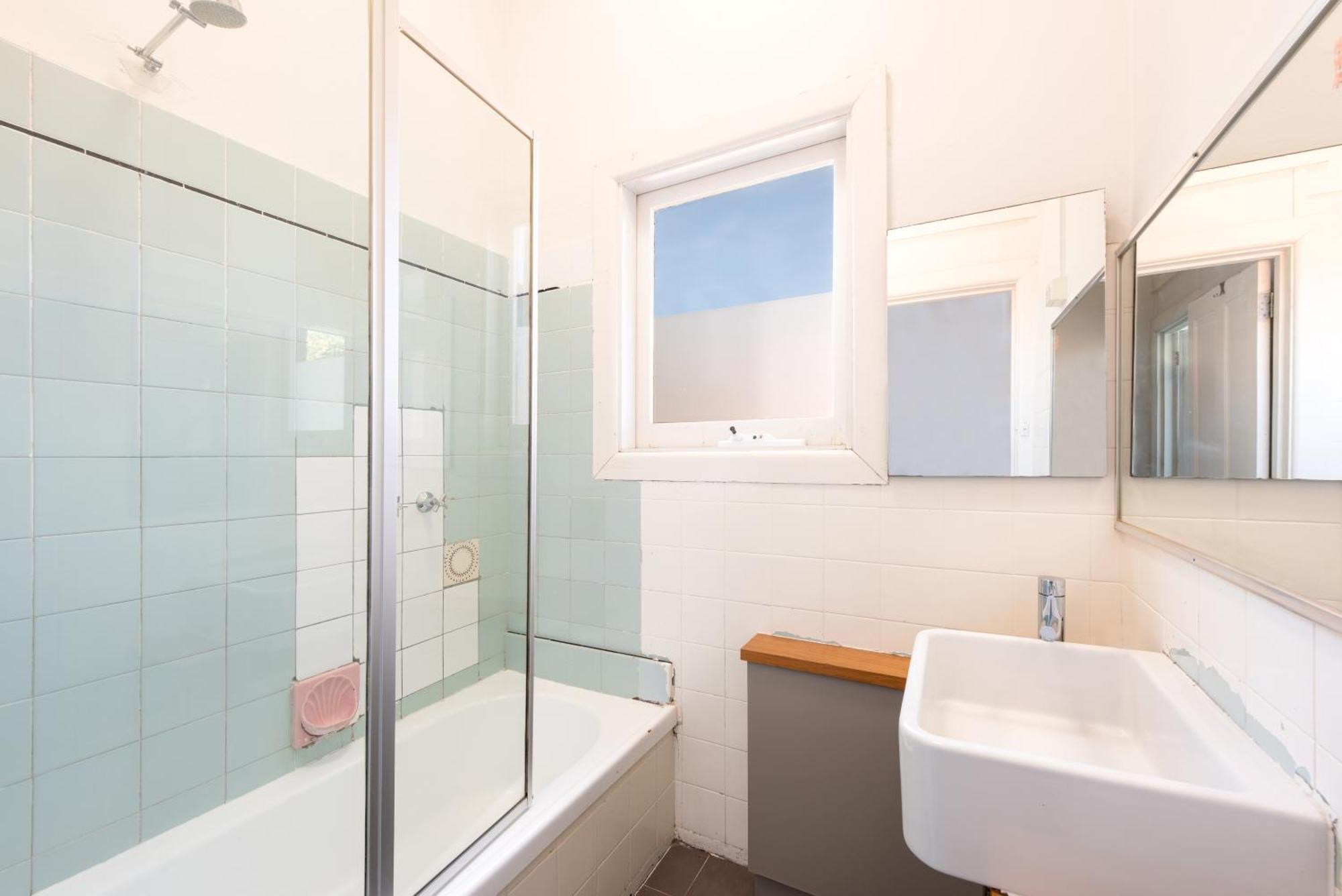 Private Unit In Heritage Building In Fitzroy North *