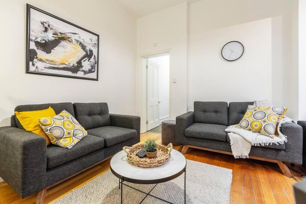 A Carlton Classic - Quaint Inner-city Getaway Holiday home Melbourne
