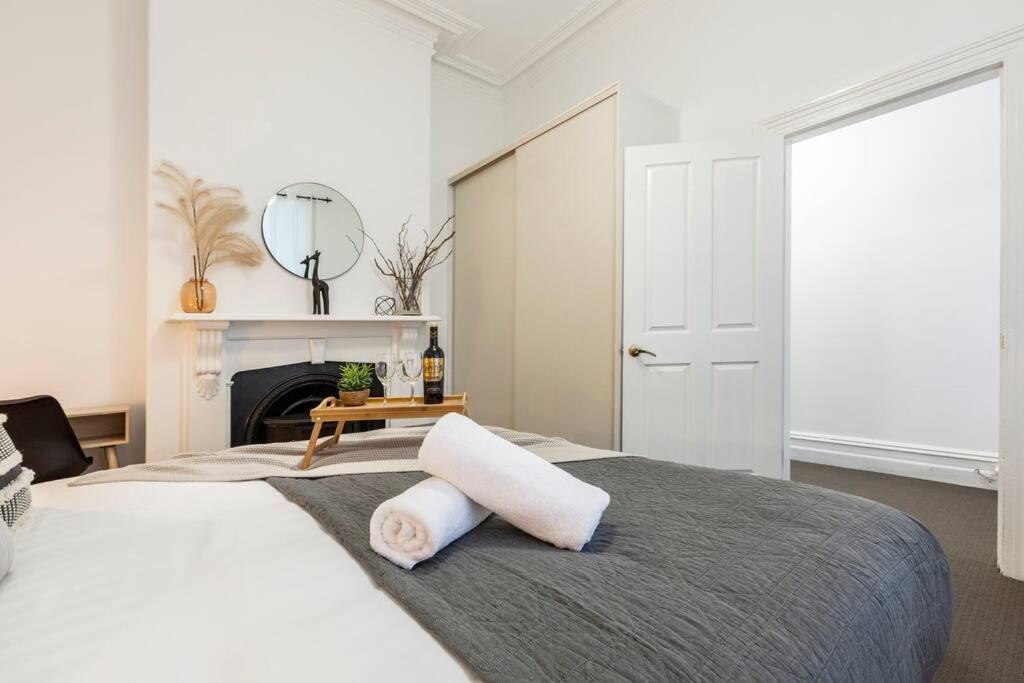 A Carlton Classic - Quaint Inner-city Getaway Holiday home