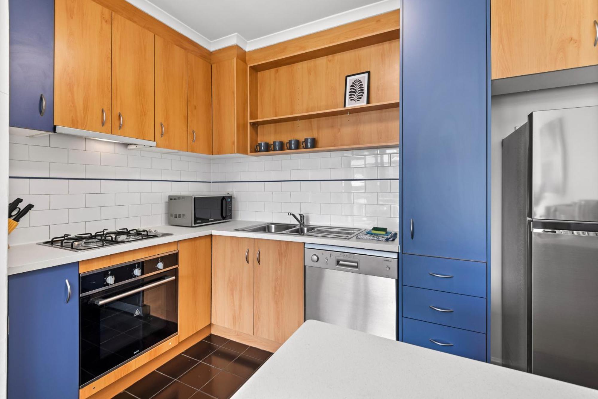 Cosy 1-bed Balcony Unit In Quiet Street By Shops * Melbourne