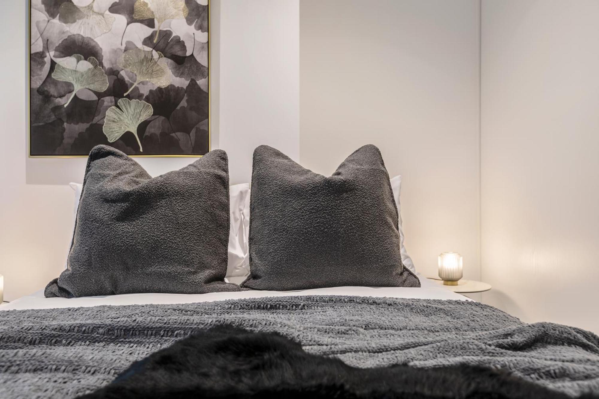 West Side Boutique 1br Near Shopping Precinct! *