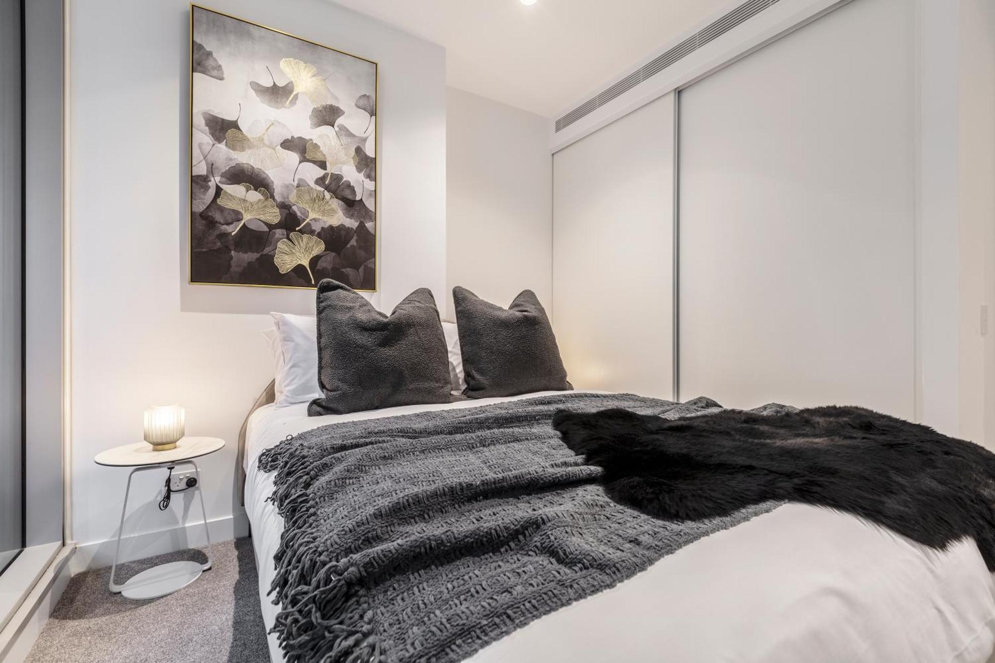 West Side Boutique 1br Near Shopping Precinct! Apartment *