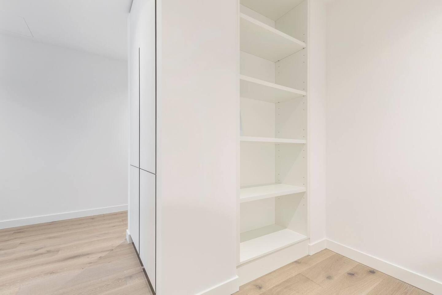 Apartment West Side Trendy Dynamic Cbd Lifestyle