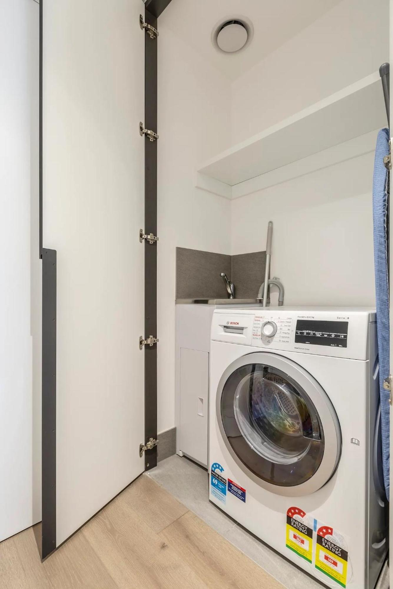 Apartment West Side Trendy Dynamic Cbd Lifestyle