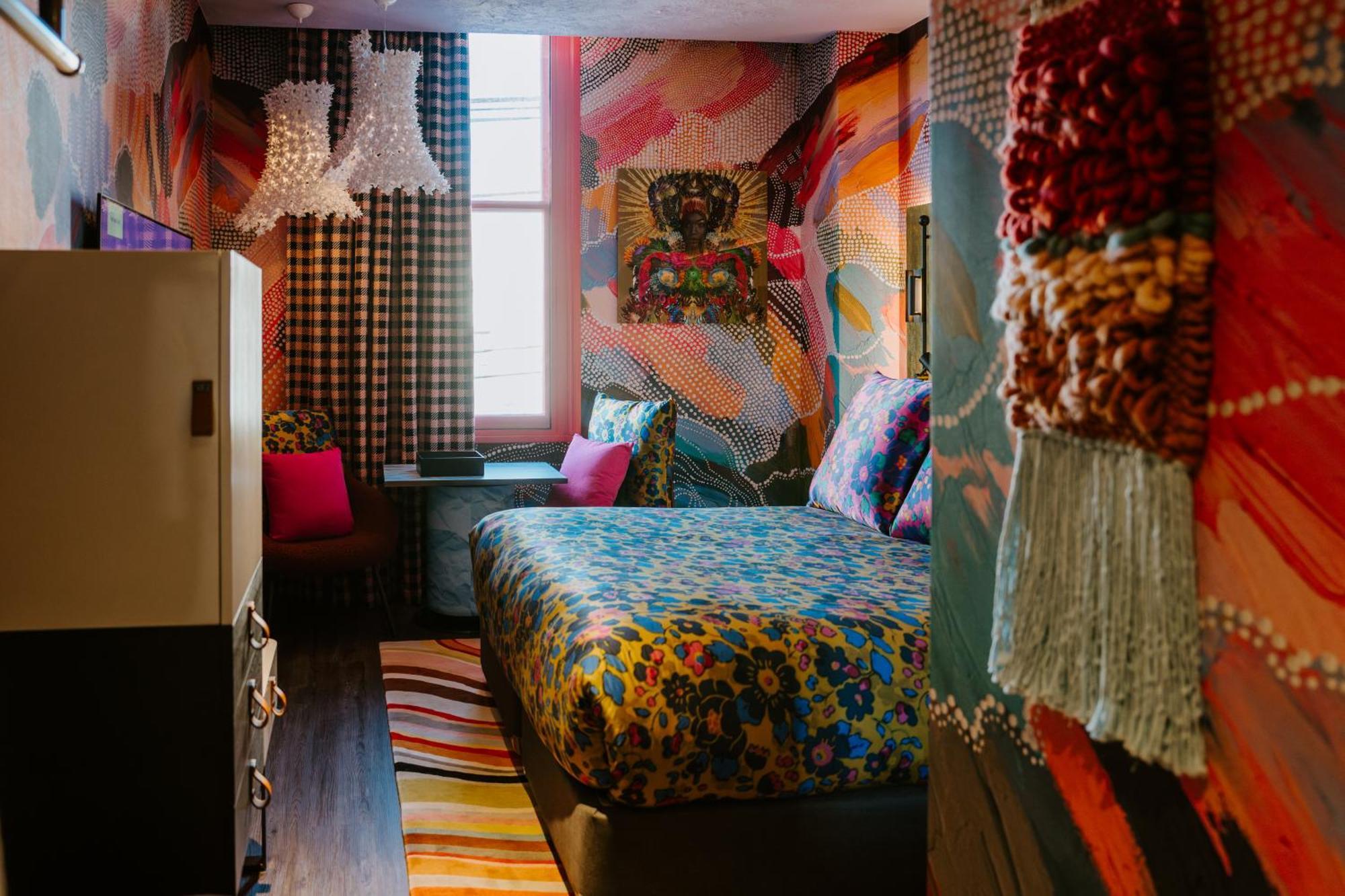 The Motley Richmond, Tapestry Collection By Hilton