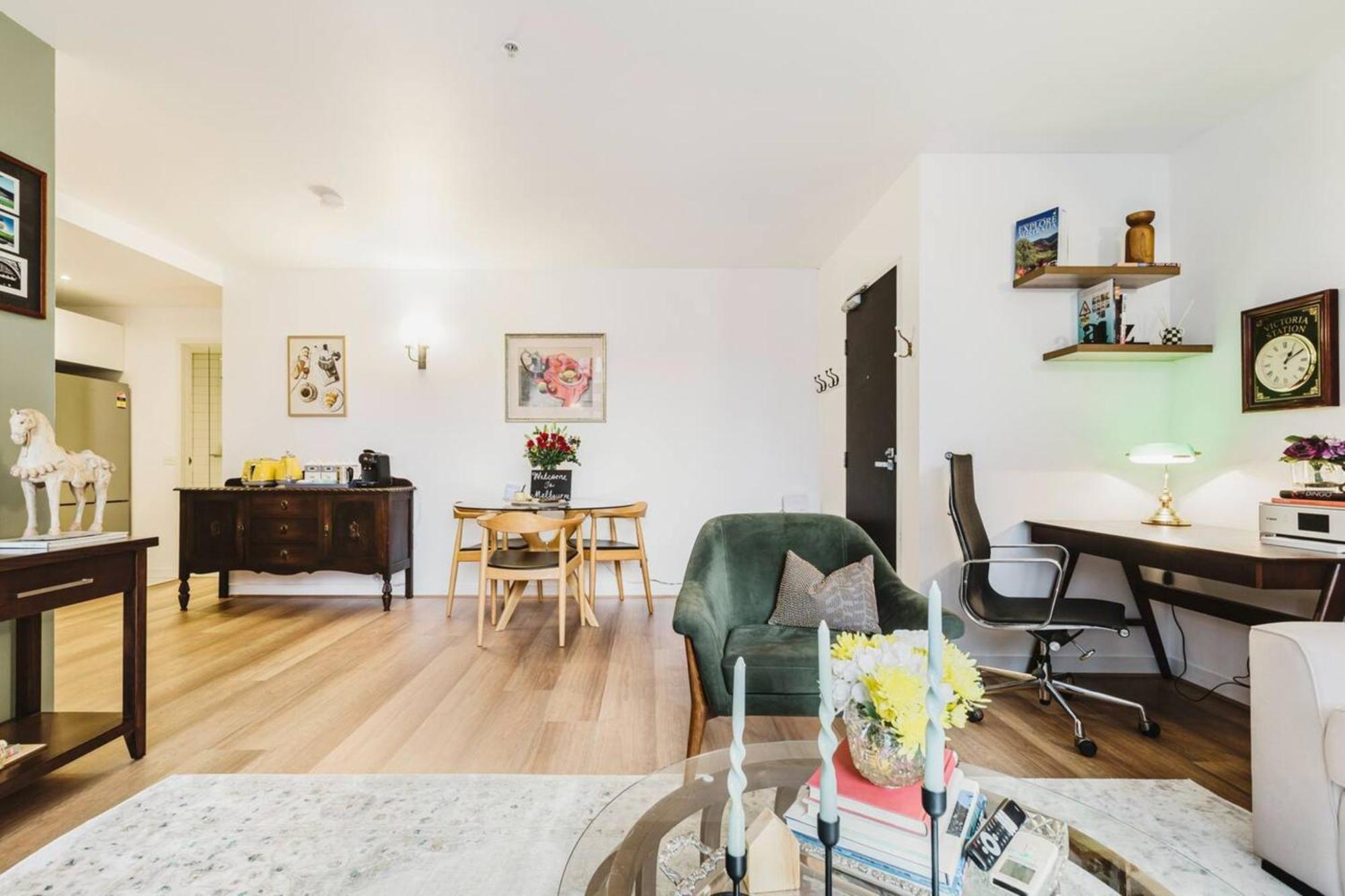 Exec King Bed Skybus Sthn X Pking Pool Gym Sauna Apartment Melbourne