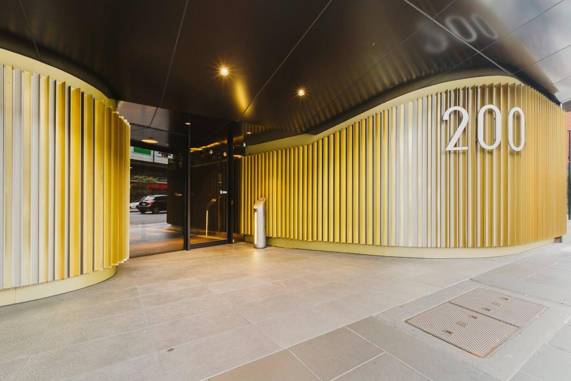 Exec King Bed Skybus Sthn X Pking Pool Gym Sauna * Melbourne