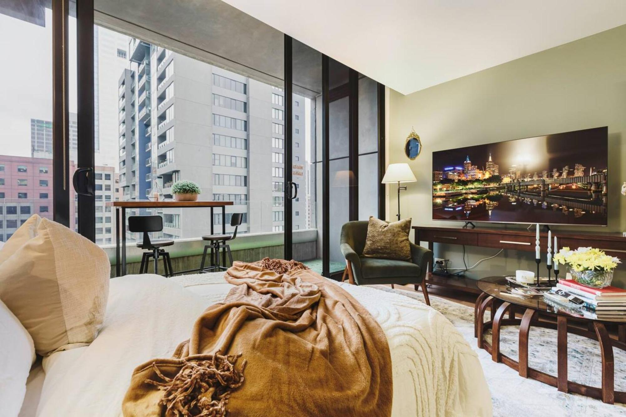Apartment Exec King Bed Skybus Sthn X Pking Pool Gym Sauna Melbourne