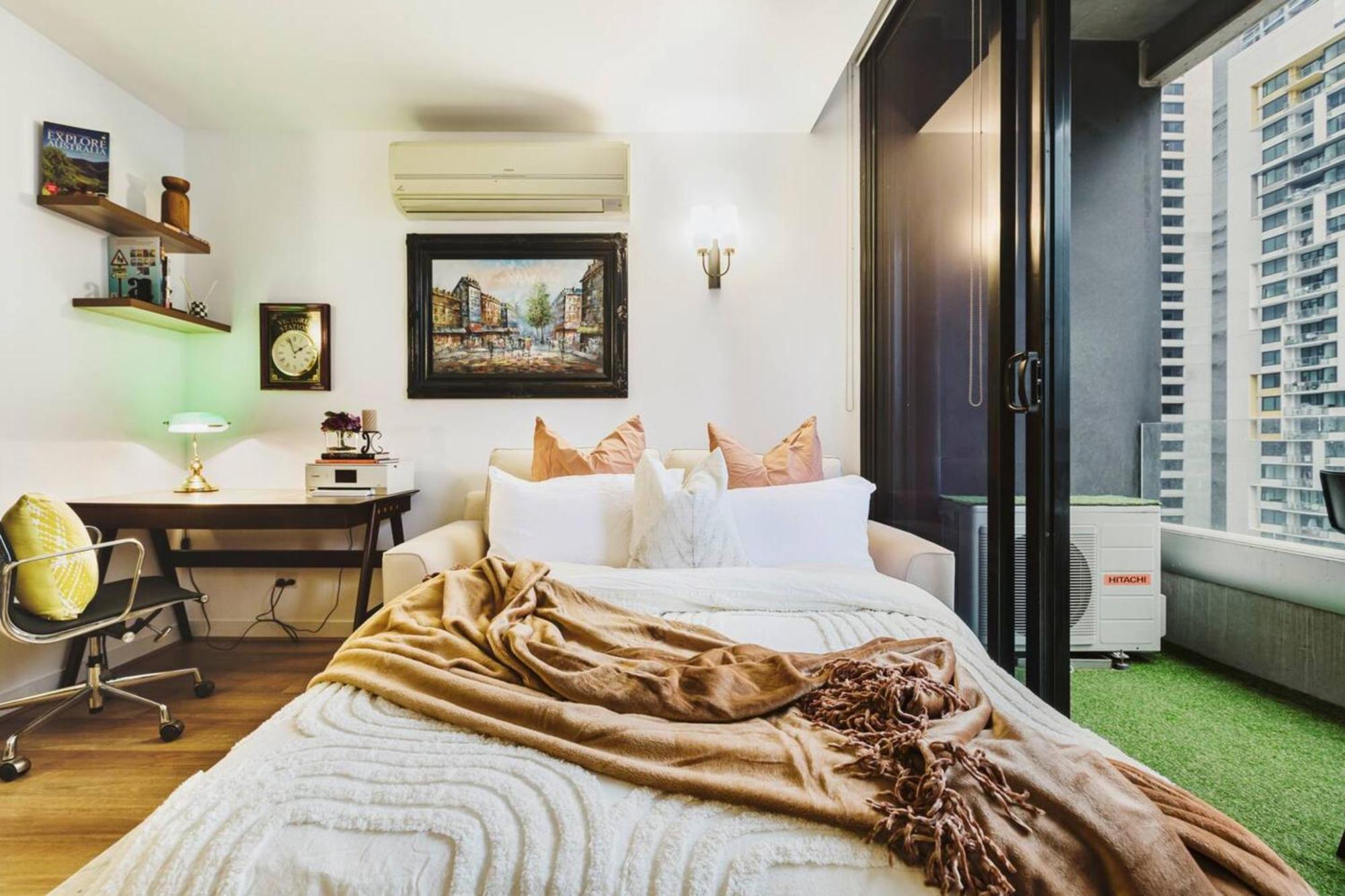 Apartment Exec King Bed Skybus Sthn X Pking Pool Gym Sauna *