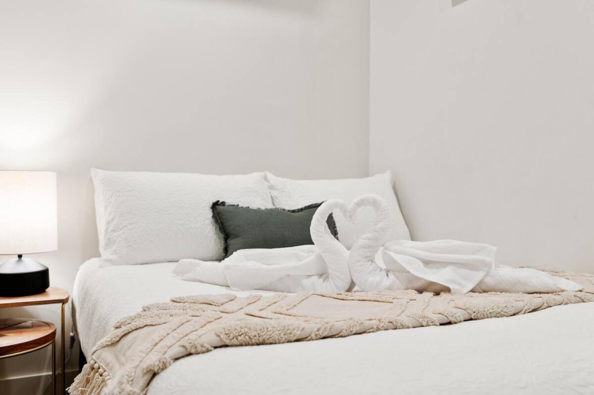 Elegant 2br With Skyline And Wi-fi & Parking Melbourne