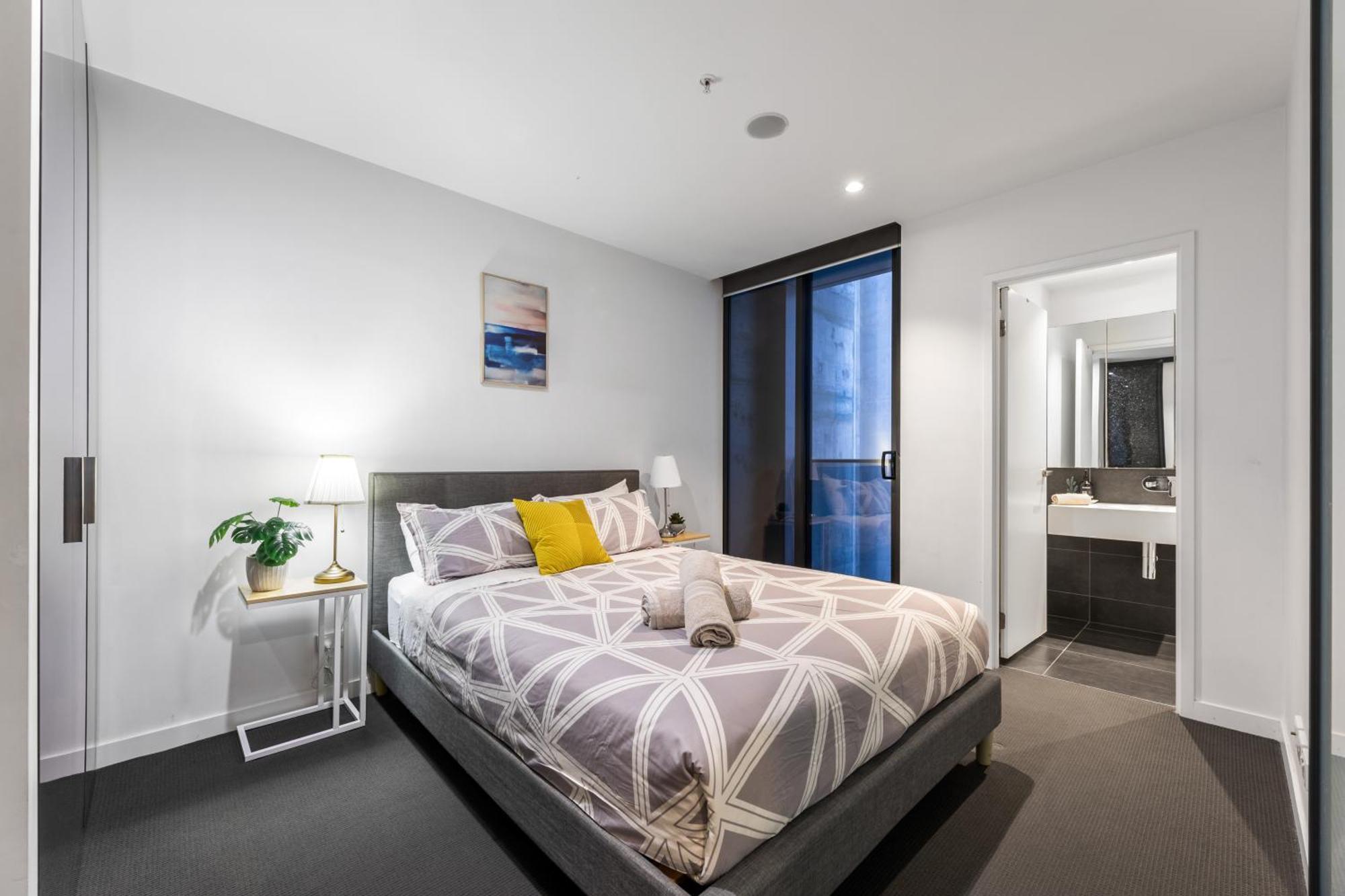 3bedroom 2bathroom Free Parking Rose Lane Apartment