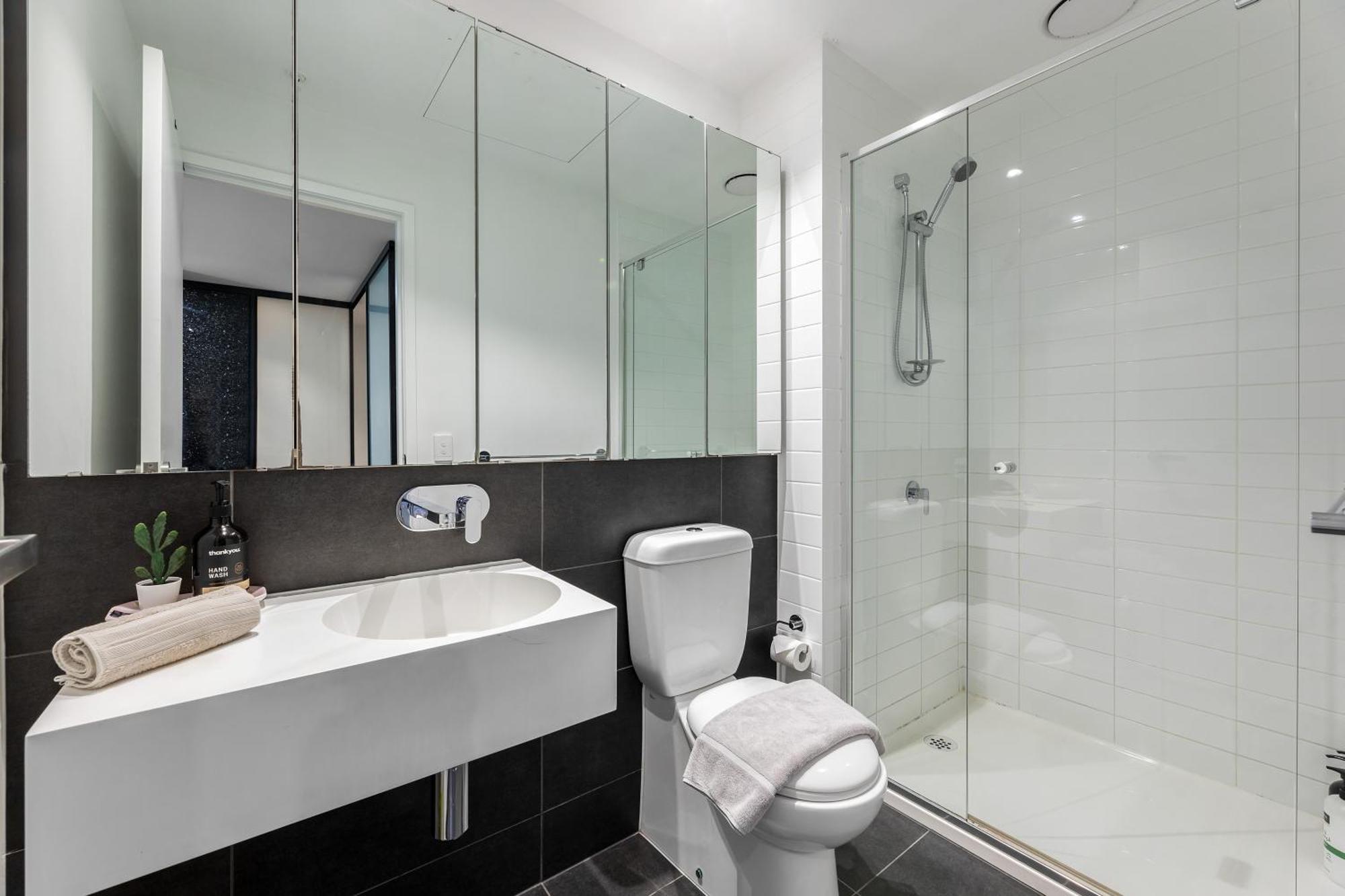 3bedroom 2bathroom Free Parking Rose Lane Apartment Melbourne