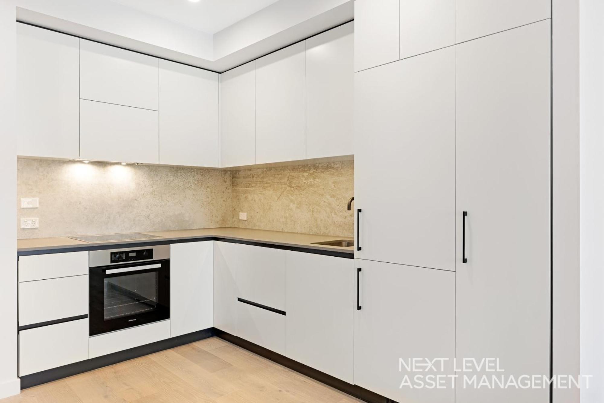 Modern On Courtney-02594