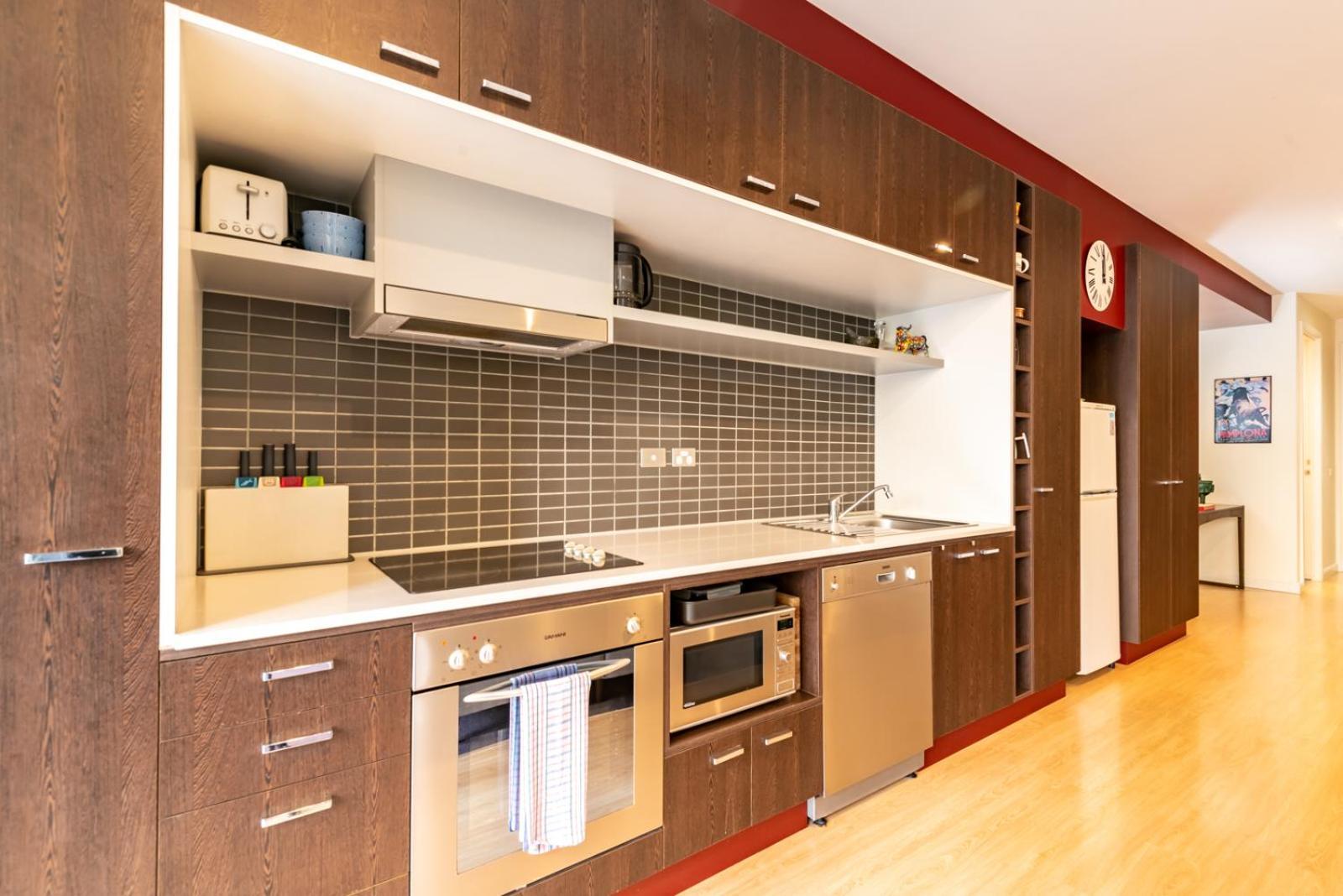 Fully Equipped 1br Richmond-mins From Mcg Apartment