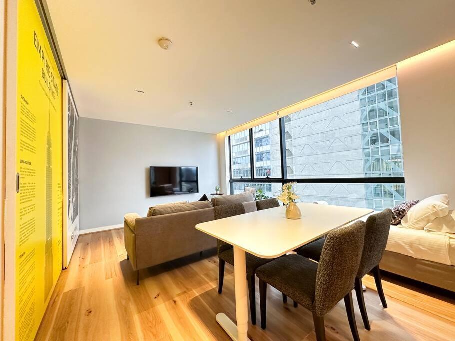 Stylish Urban Retreat In Cbd Apartment *