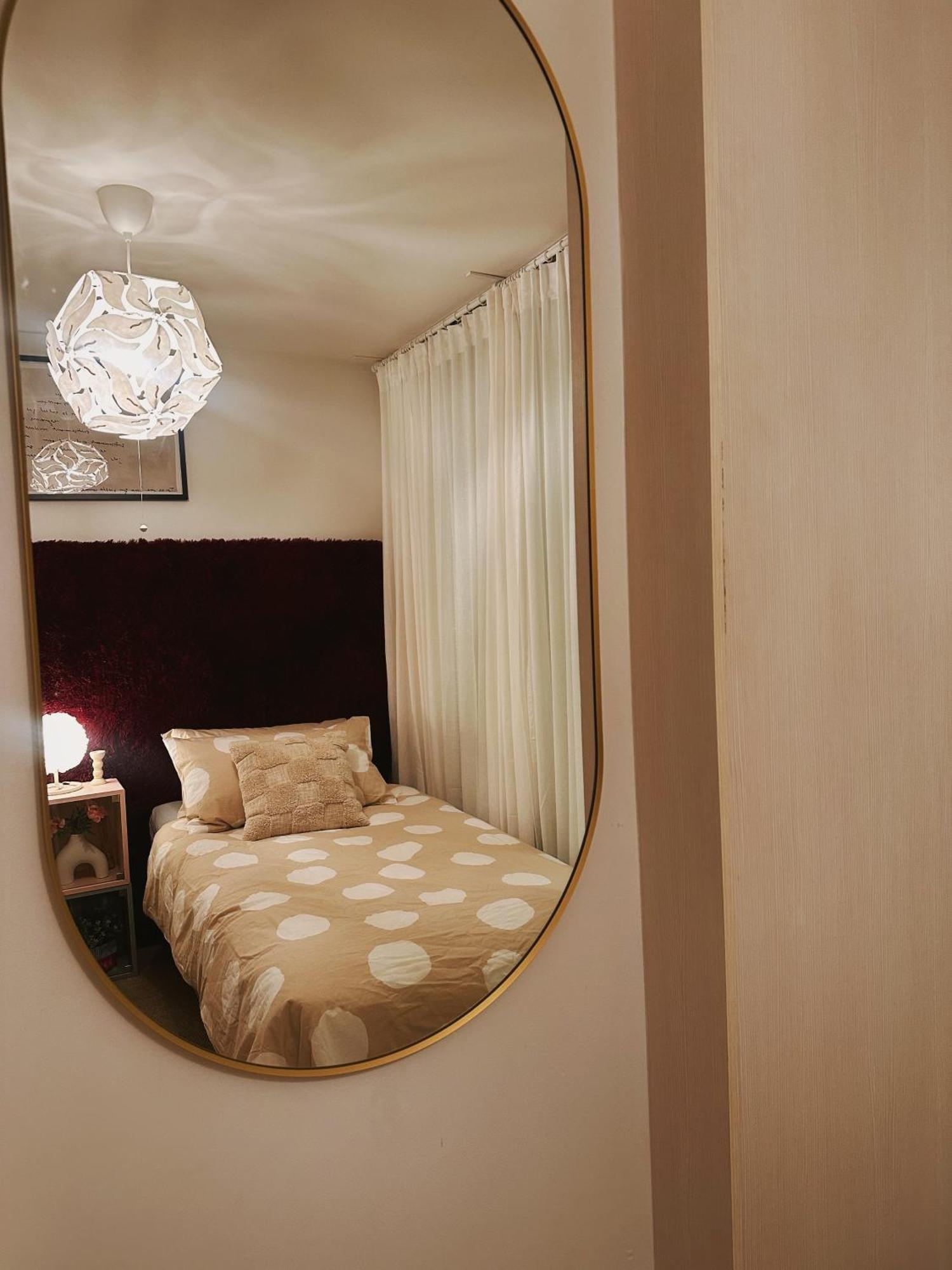 Collins Paris End Suite- 2 Bedrooms With Balcony Apartment *