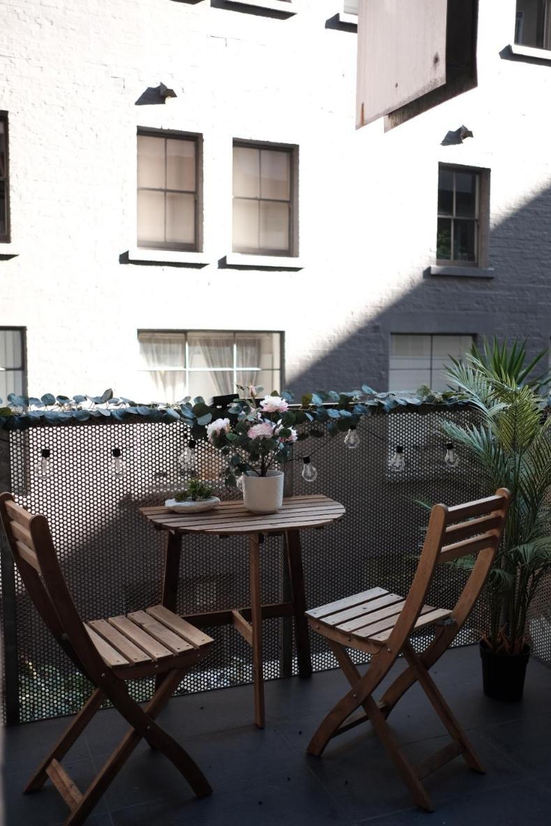 Collins Paris End Suite- 2 Bedrooms With Balcony *