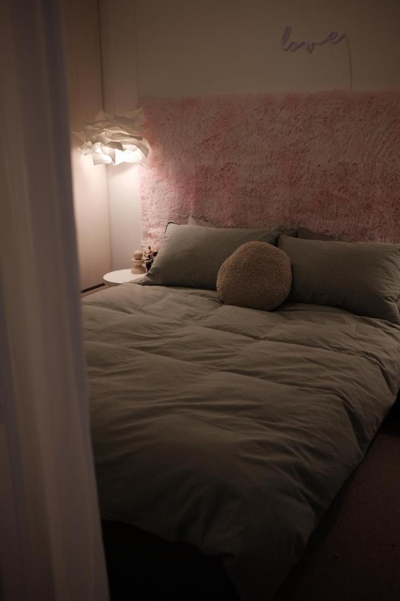Collins Paris End Suite- 2 Bedrooms With Balcony Apartment Melbourne