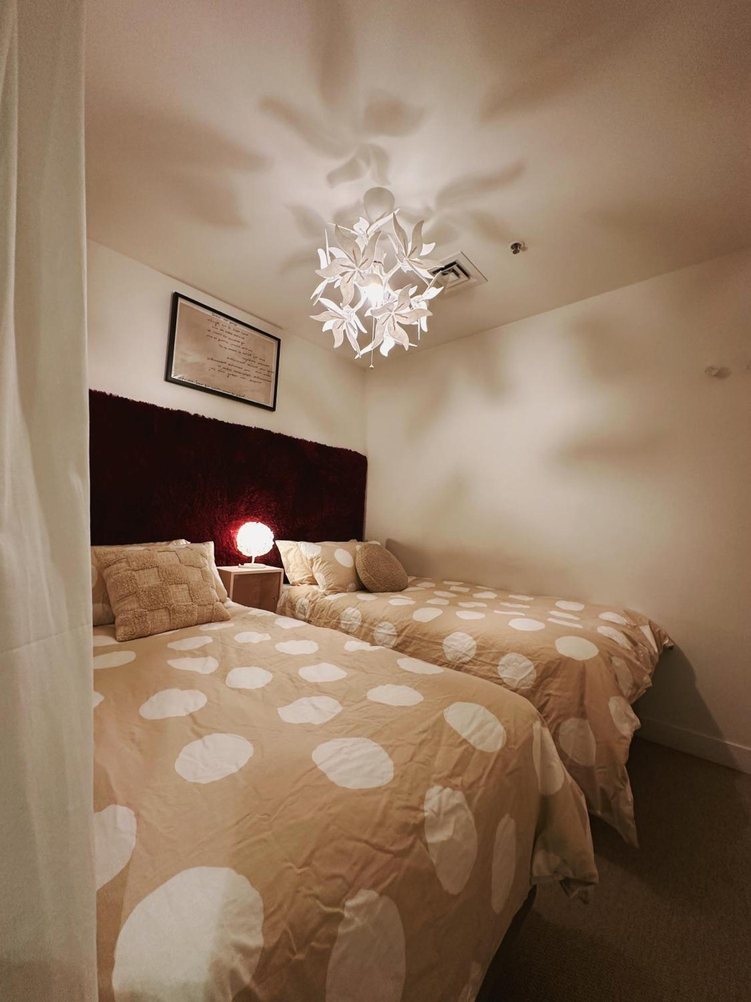Collins Paris End Suite- 2 Bedrooms With Balcony Melbourne